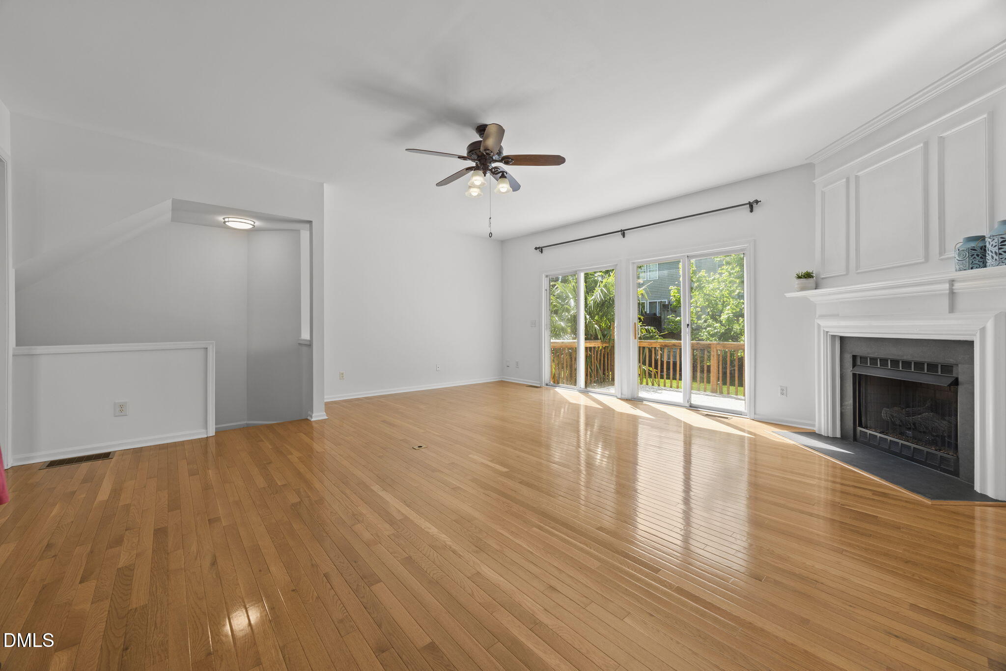 5537 Red Robin Road Property Photo 8