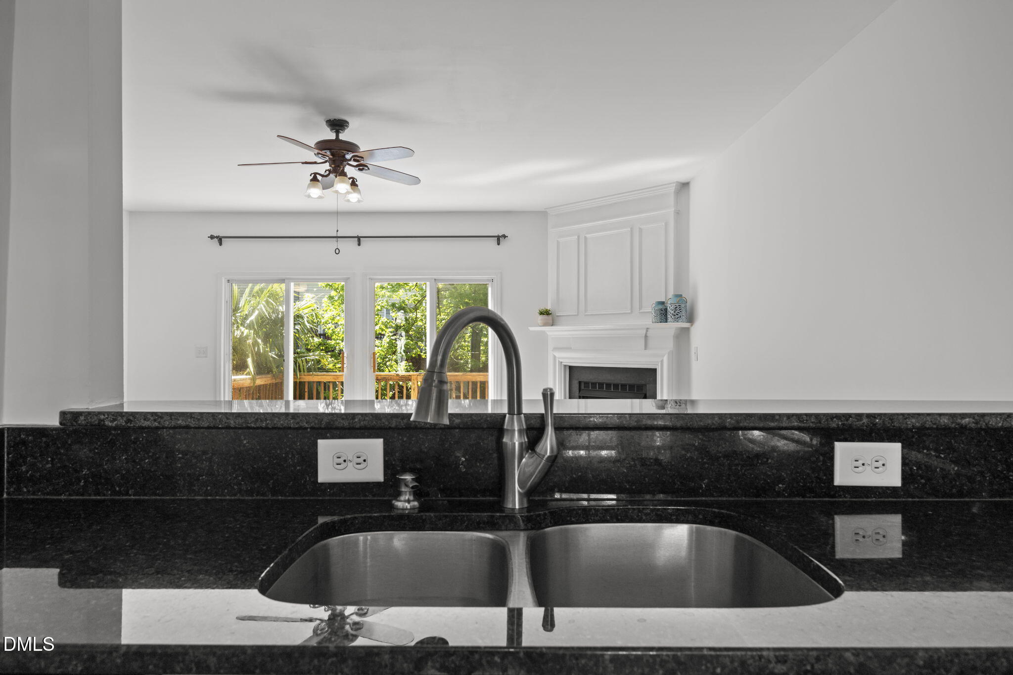 5537 Red Robin Road Property Photo 12
