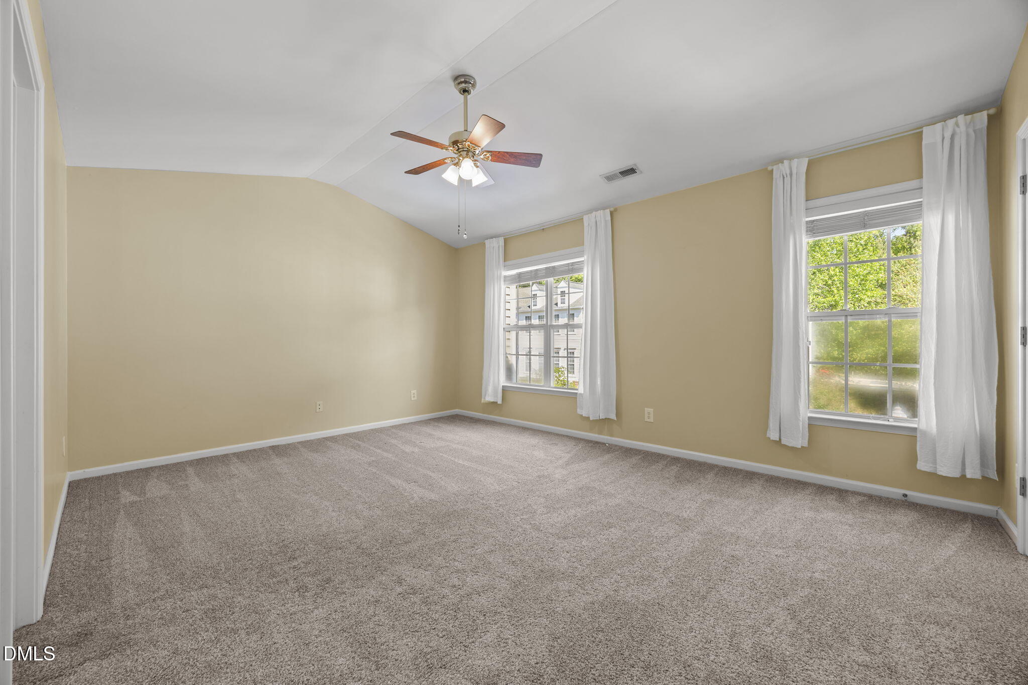 5537 Red Robin Road Property Photo 18