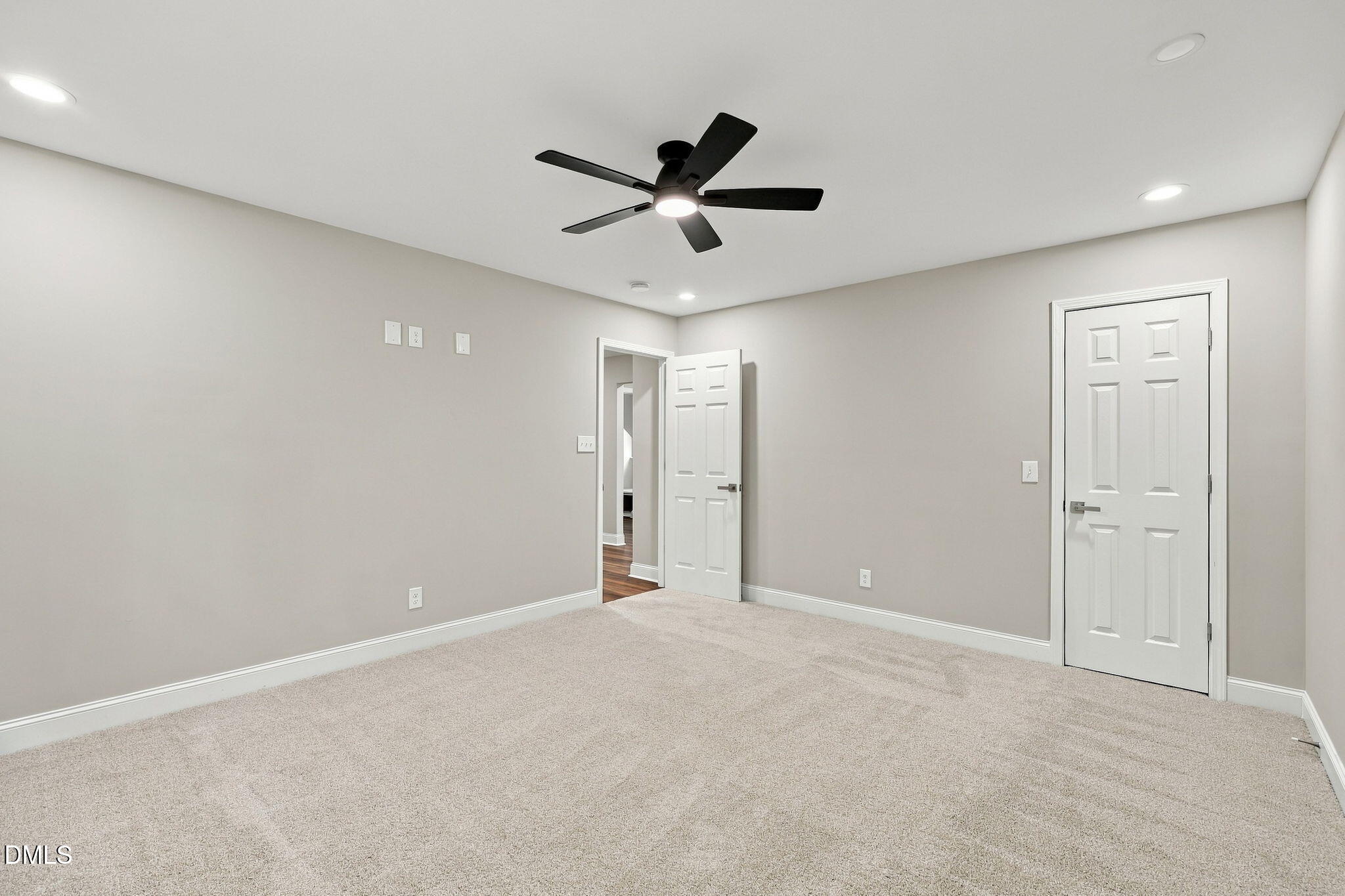 115 Meadowglades Lane Property Photo 33