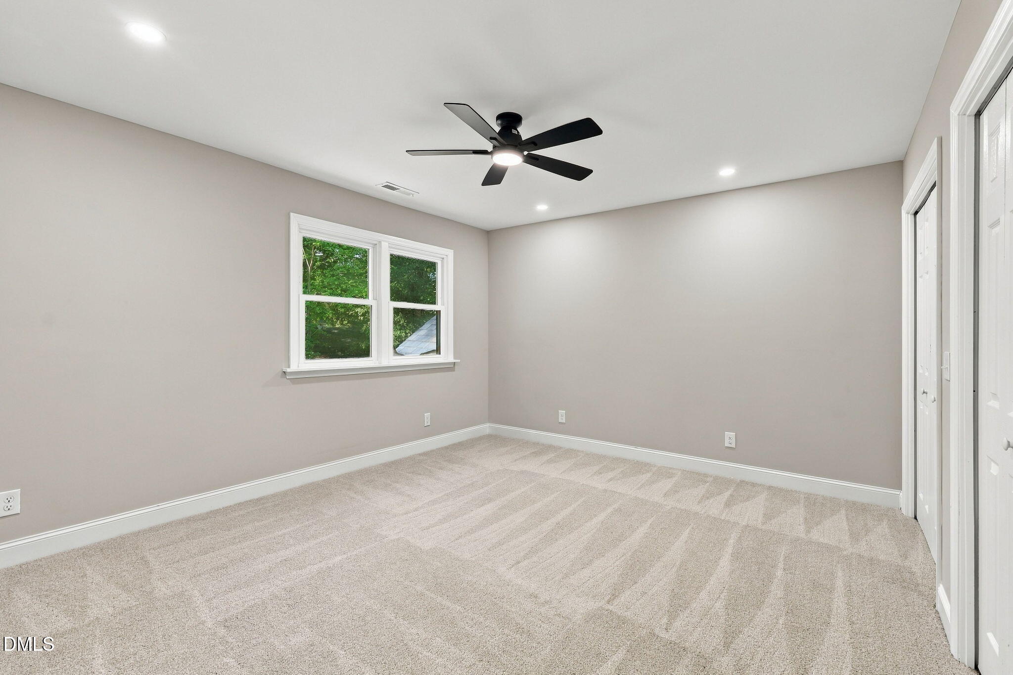 115 Meadowglades Lane Property Photo 35