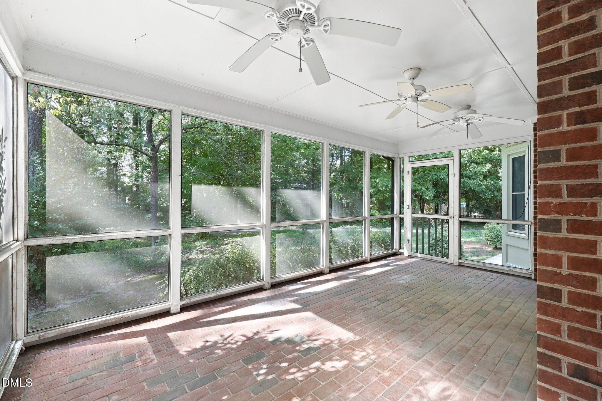 115 Meadowglades Lane Property Photo 42