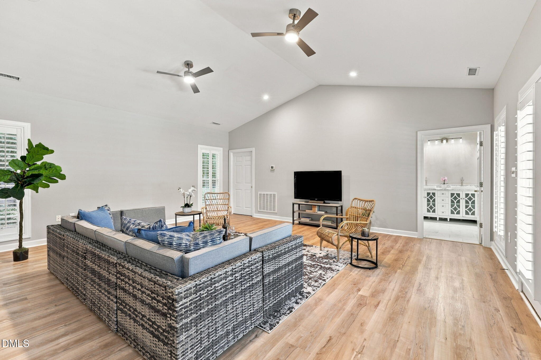 115 Meadowglades Lane Property Photo 49