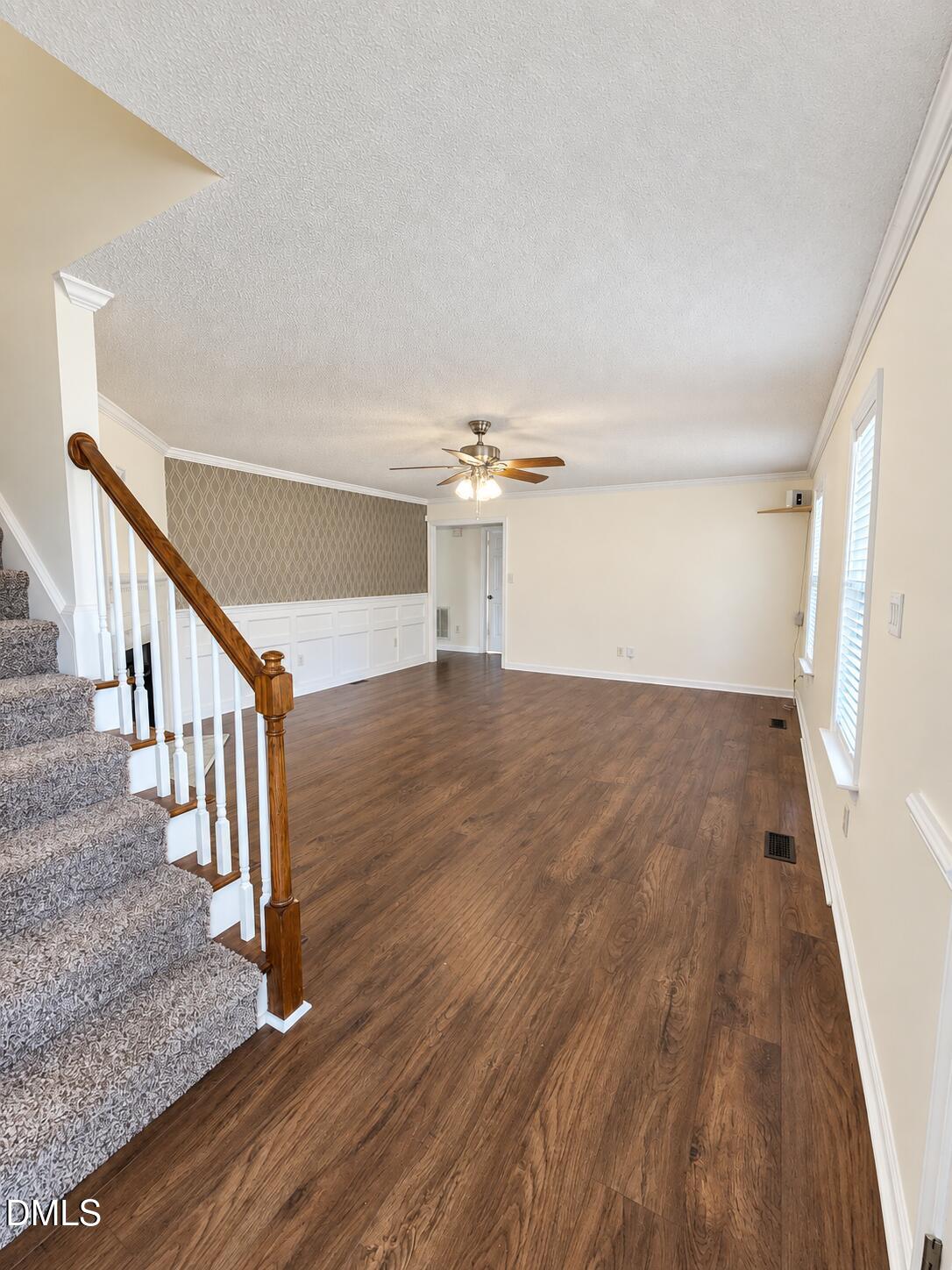 1025 Feldmen Drive Property Photo 2