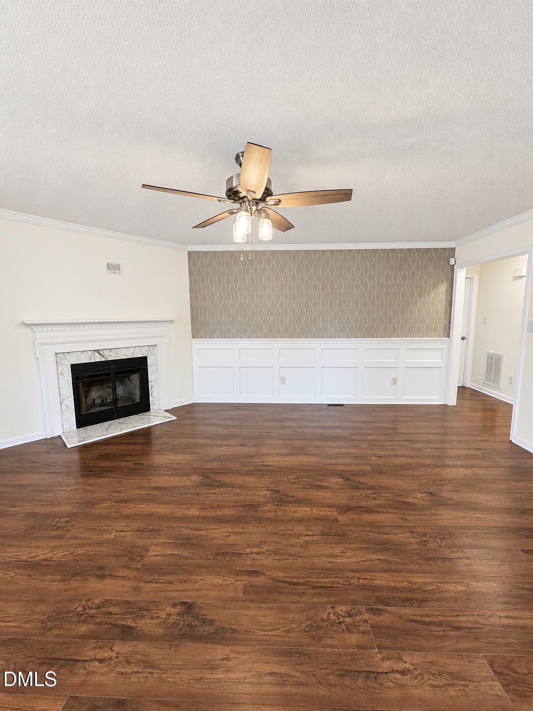 1025 Feldmen Drive Property Photo 3