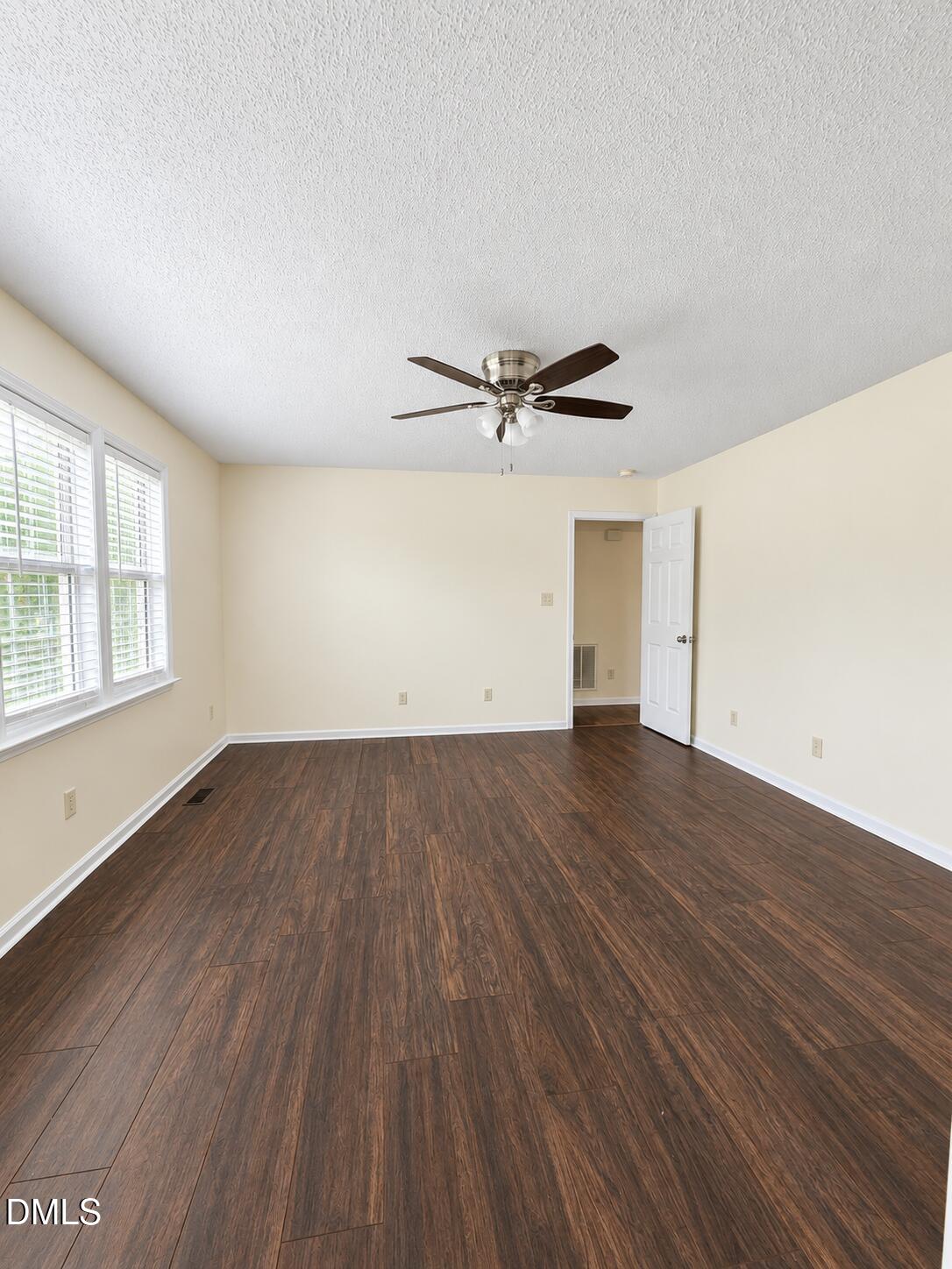 1025 Feldmen Drive Property Photo 9