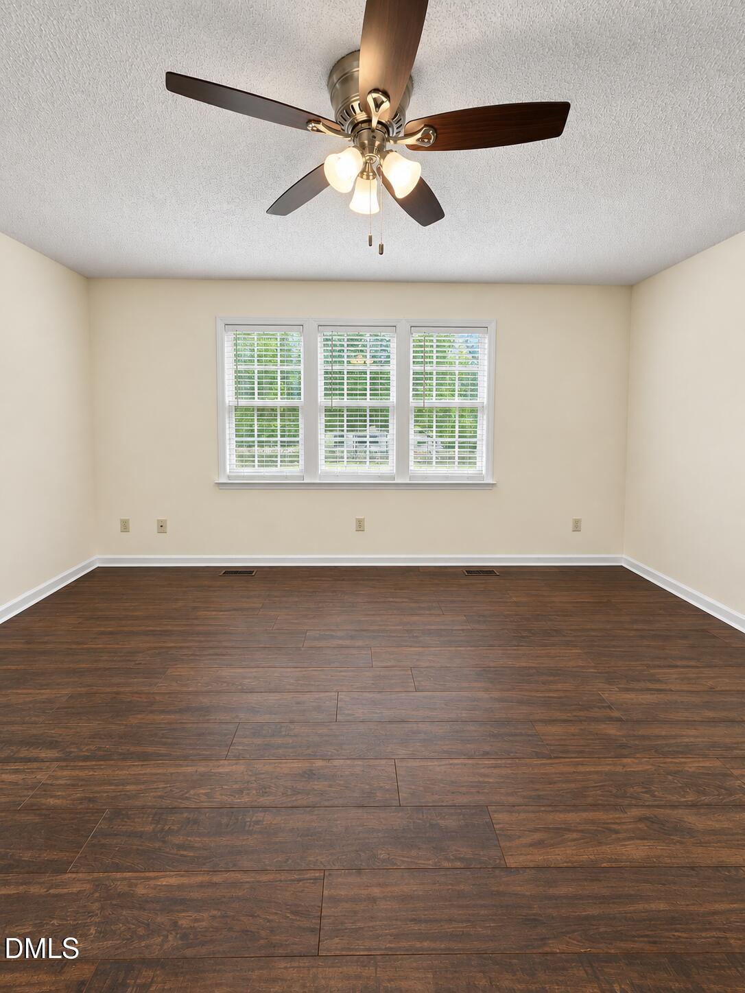 1025 Feldmen Drive Property Photo 10