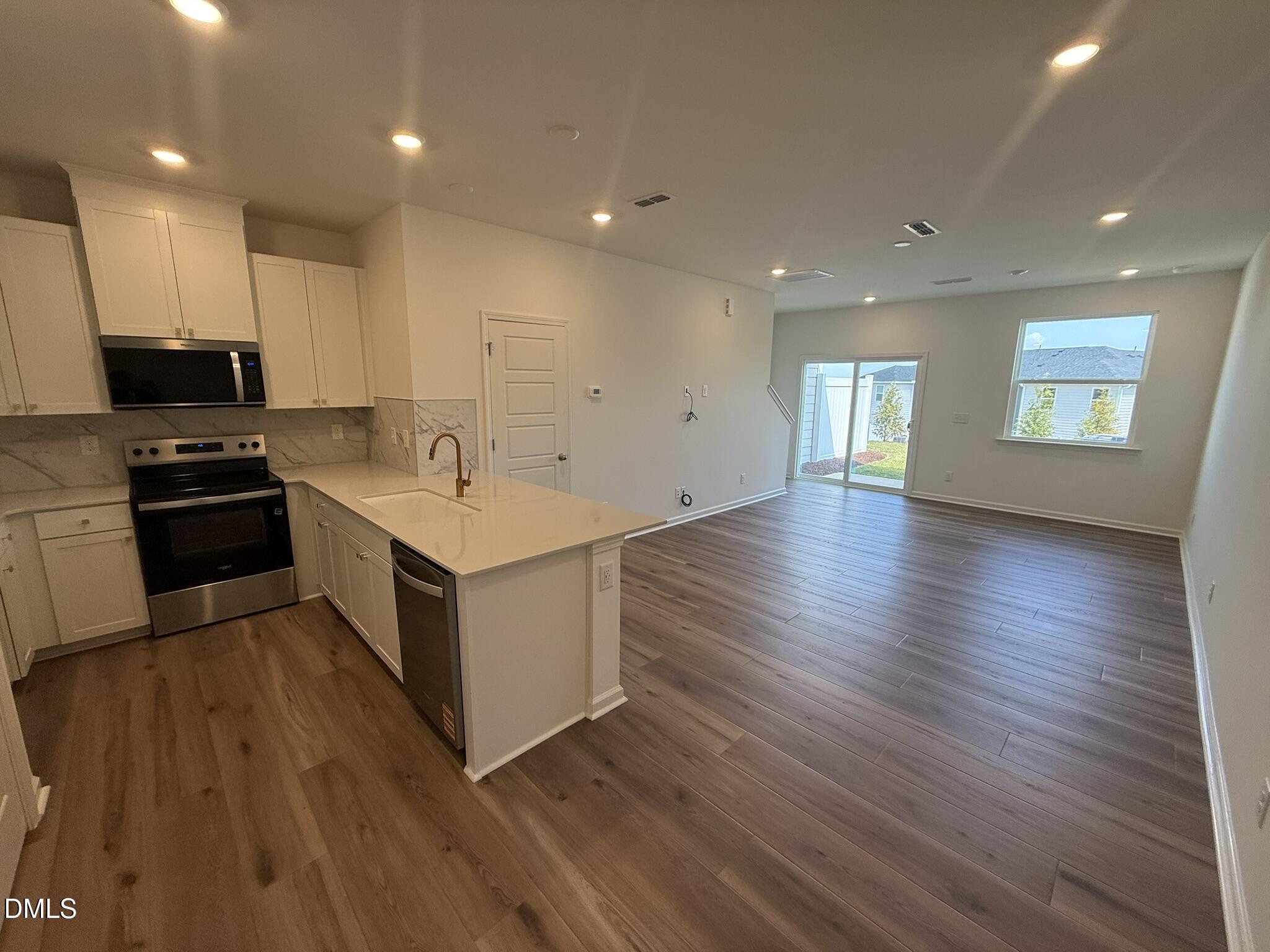 2035 Oakdale Drive Property Photo 10