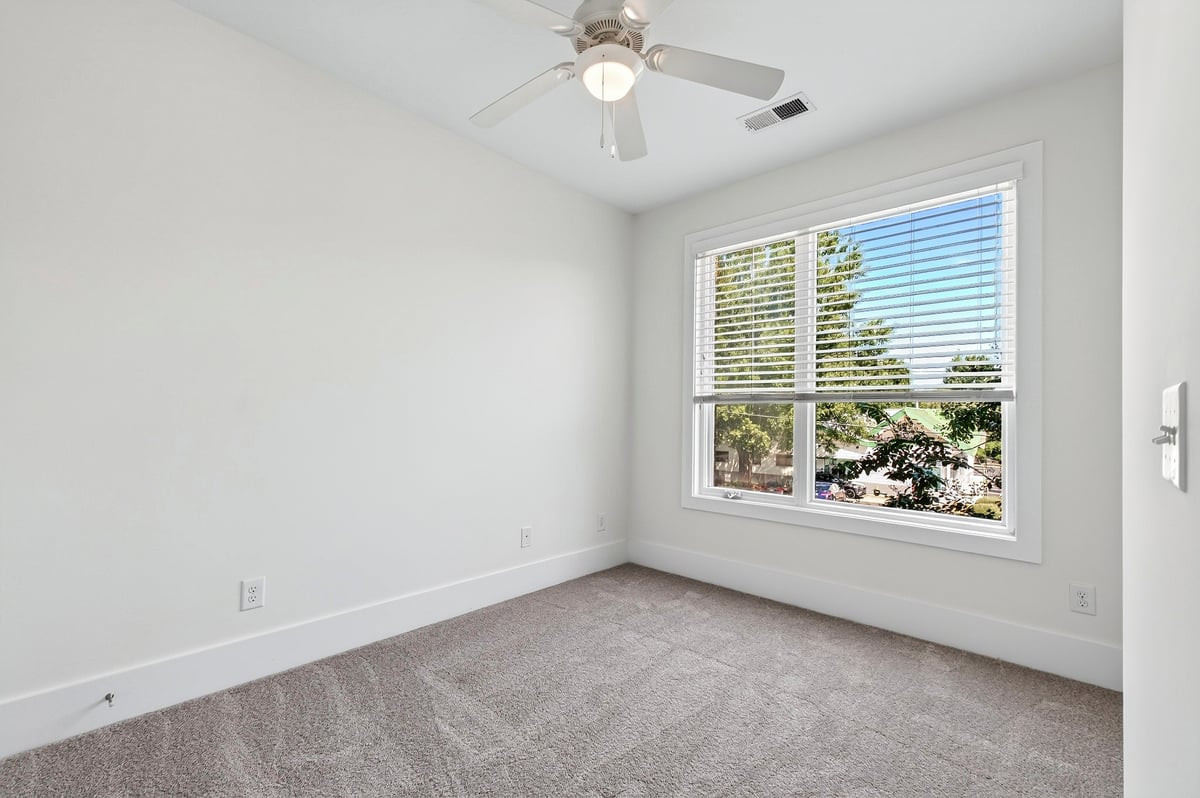258 William Drummond Way Property Photo 31