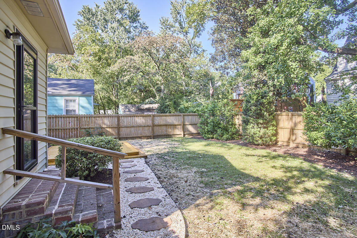 2418 Acadia Street Property Photo 24