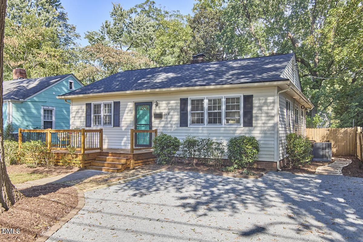 2418 Acadia Street Property Photo 27