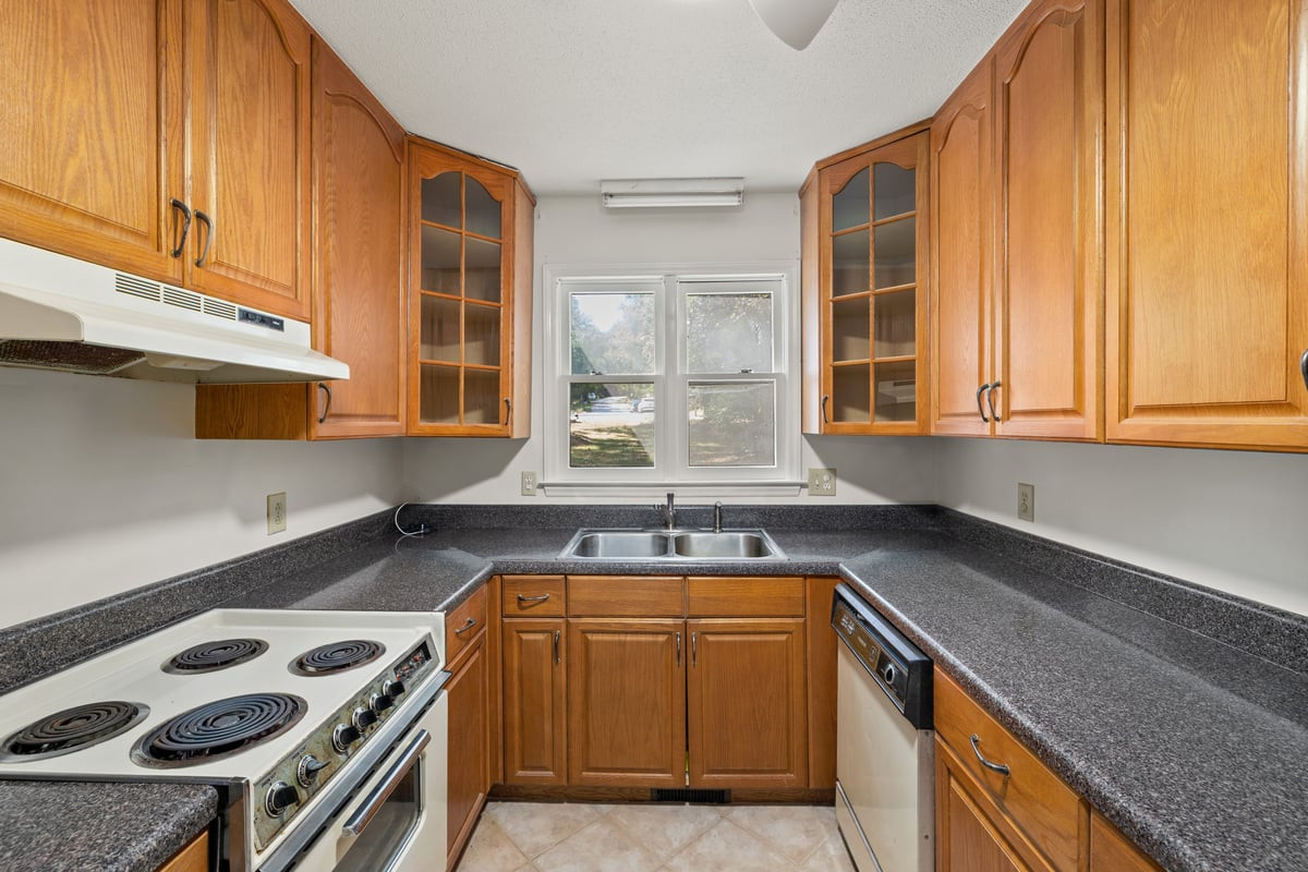 5616 Mantachie Court Property Photo 10