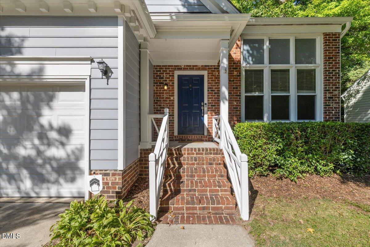 1103 Silvershire Way Property Photo 4