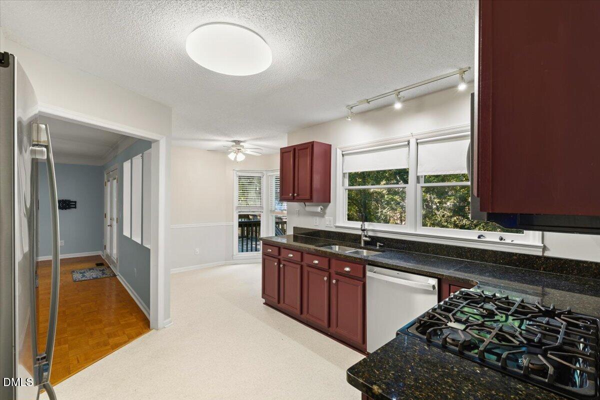 1103 Silvershire Way Property Photo 14