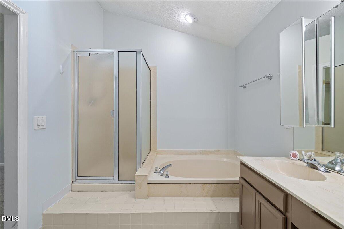 1103 Silvershire Way Property Photo 15