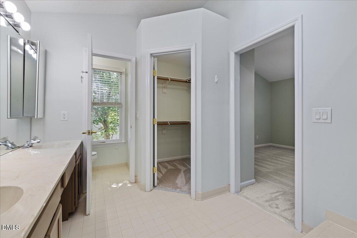 1103 Silvershire Way Property Photo 16
