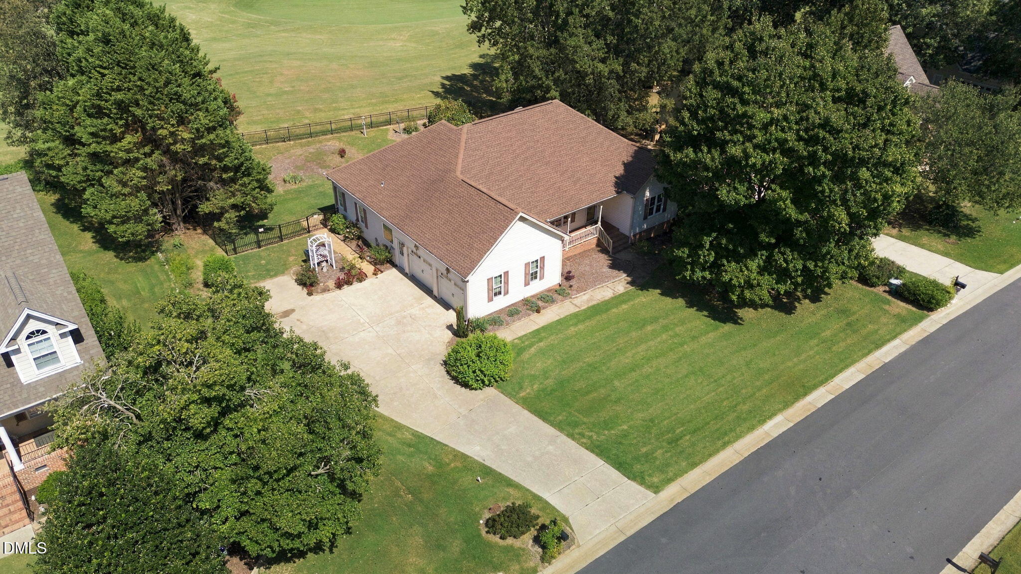 214 Parkridge Drive Property Photo 3