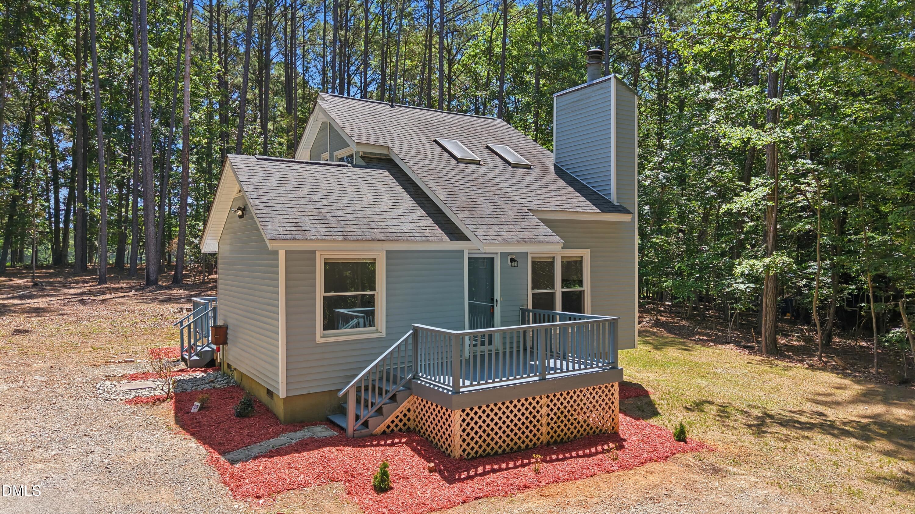 9506 Coachway Property Photo 3