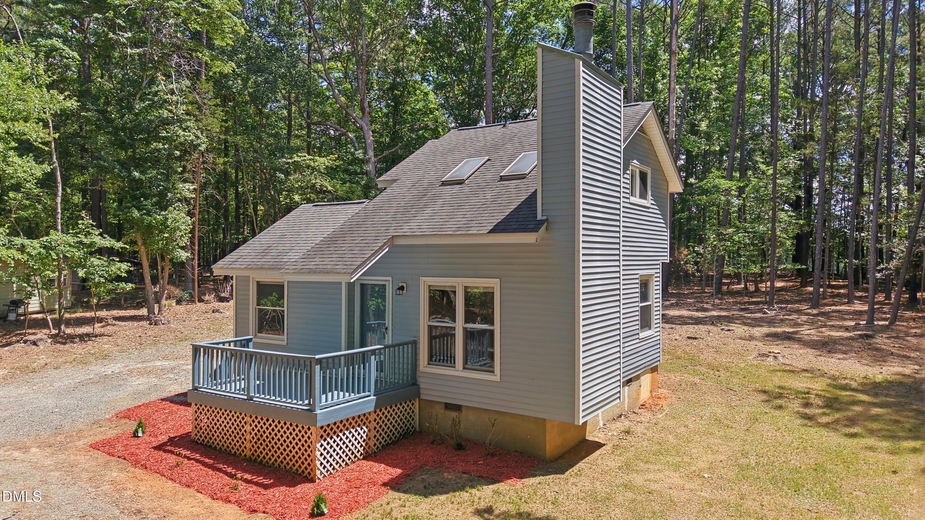 9506 Coachway Property Photo 4
