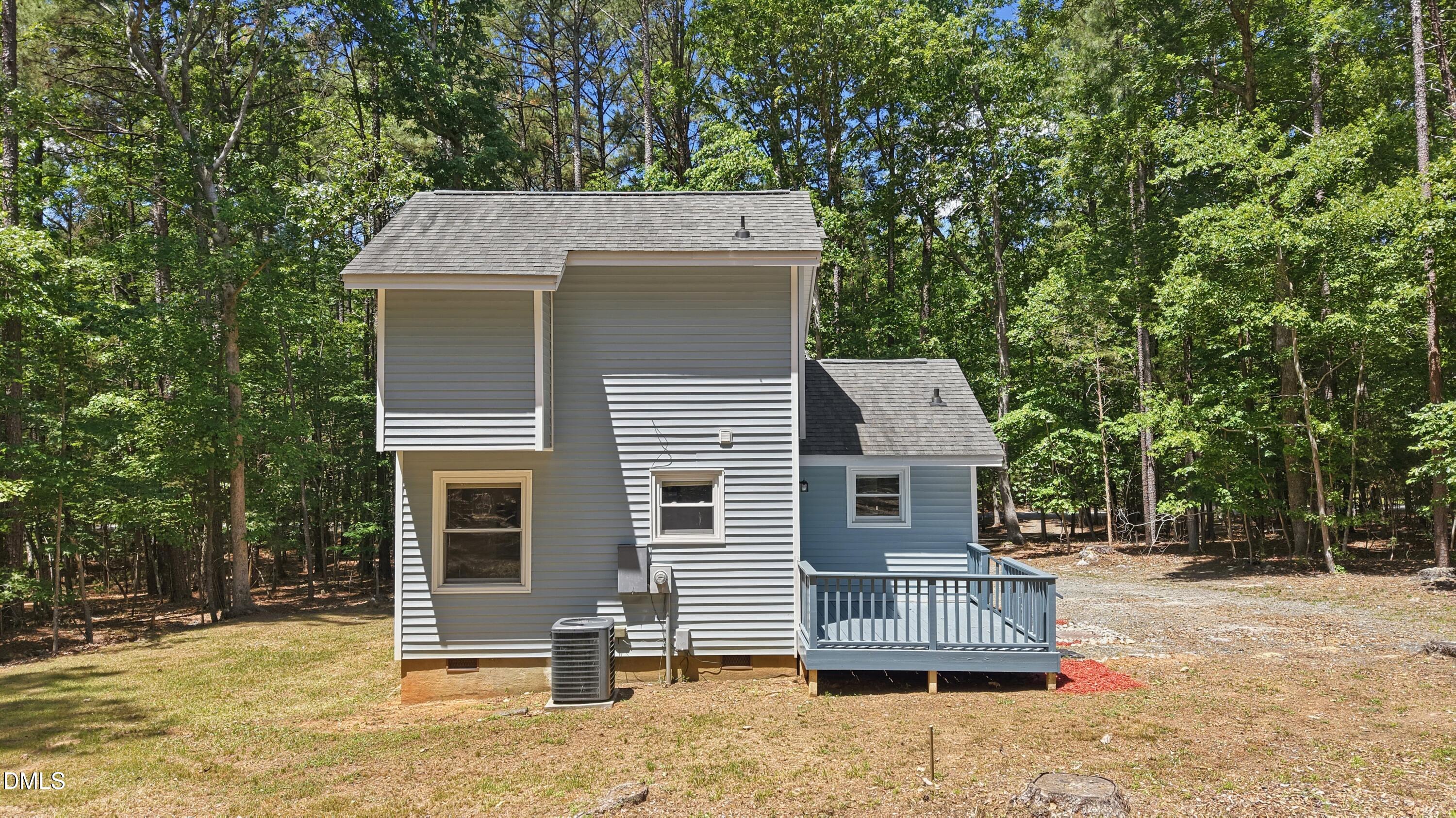 9506 Coachway Property Photo 6