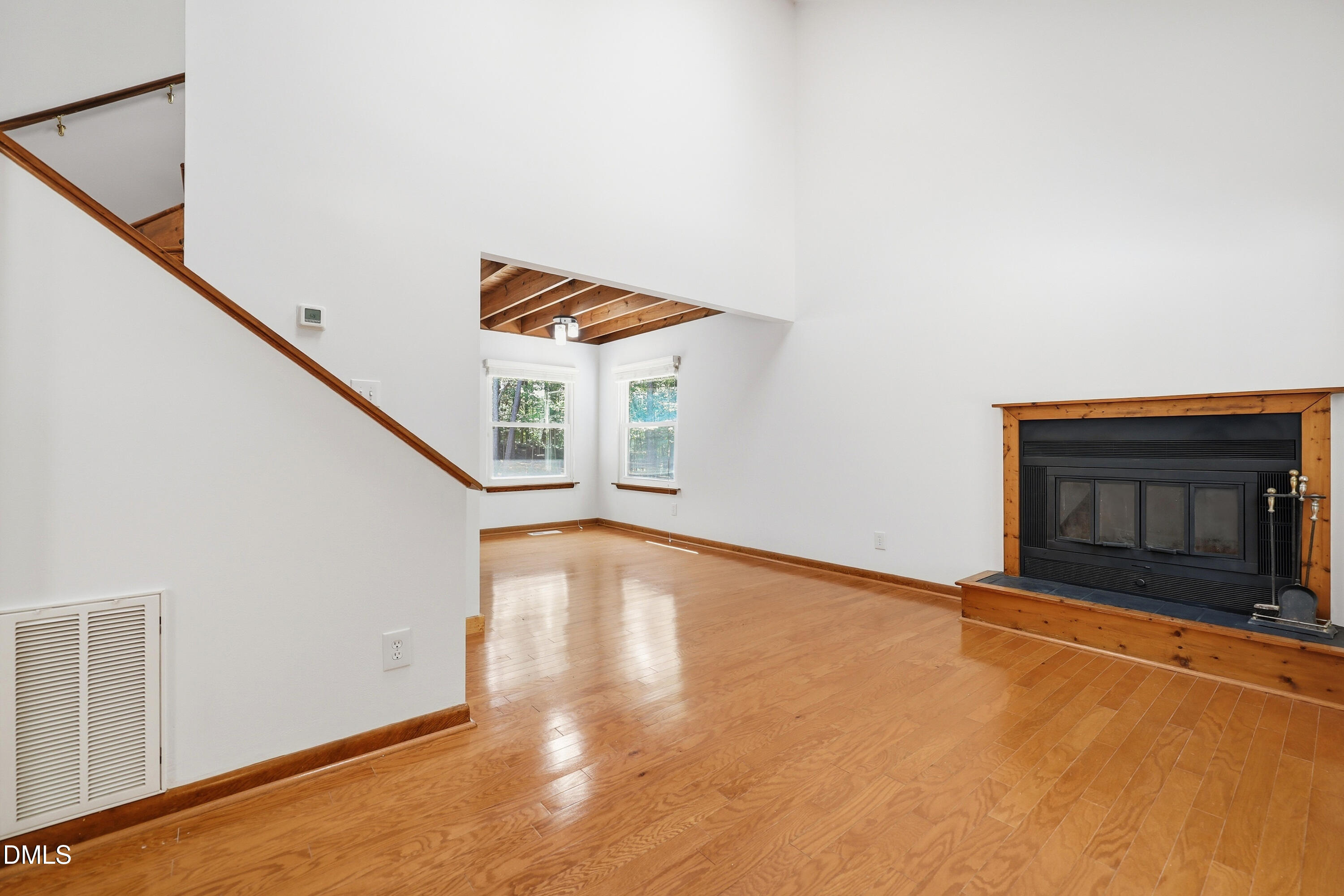 9506 Coachway Property Photo 10