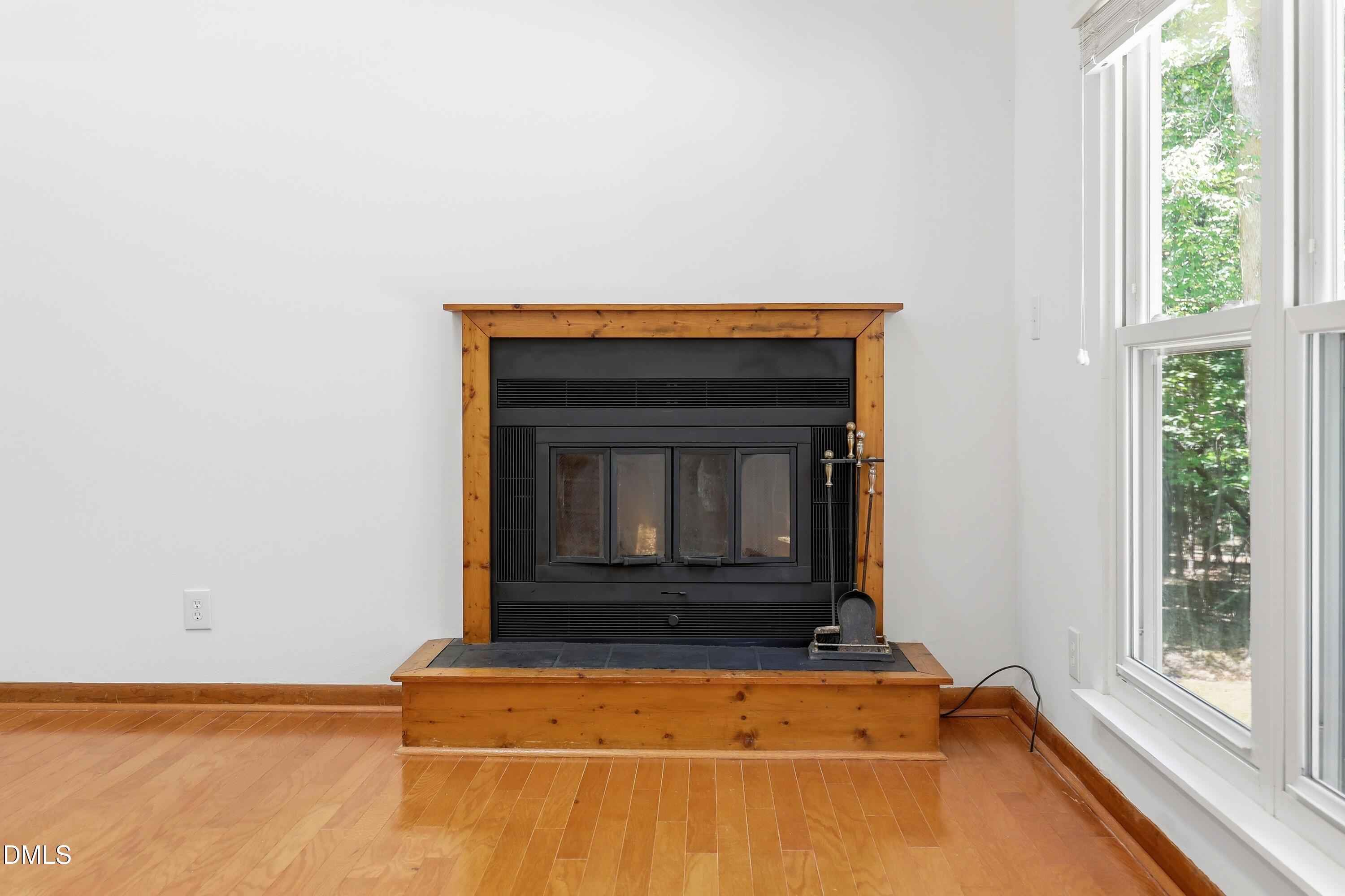 9506 Coachway Property Photo 12