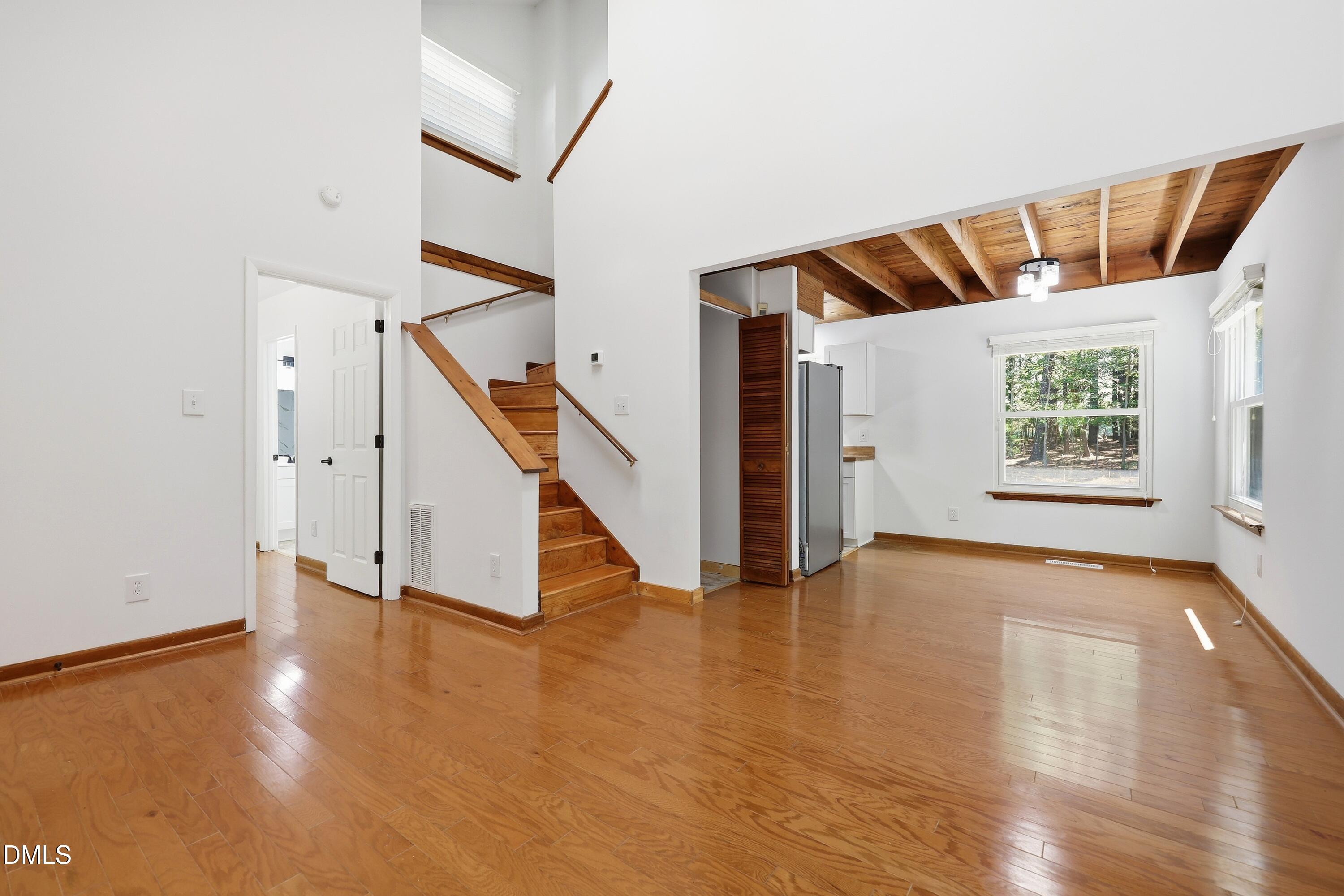 9506 Coachway Property Photo 13