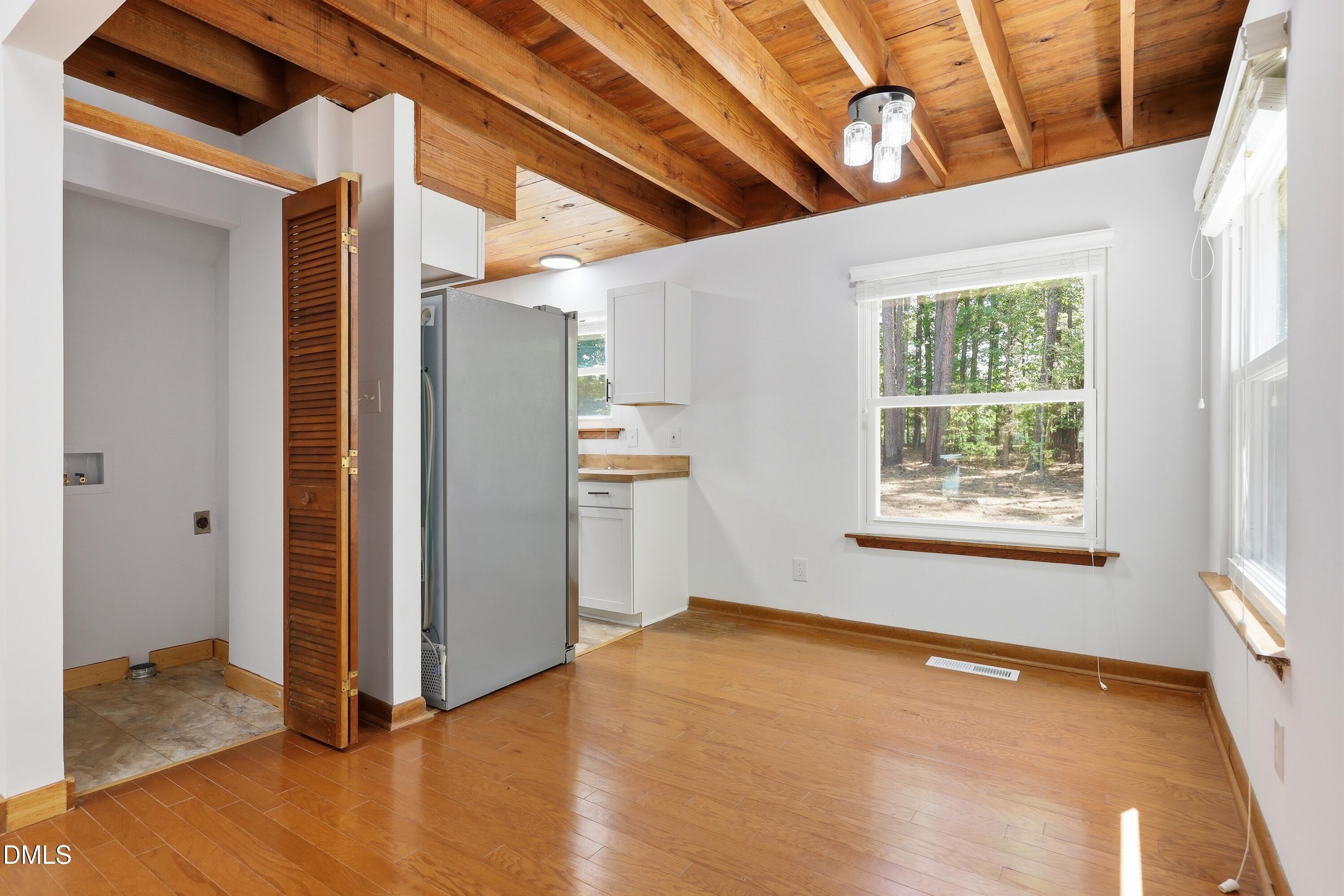 9506 Coachway Property Photo 15
