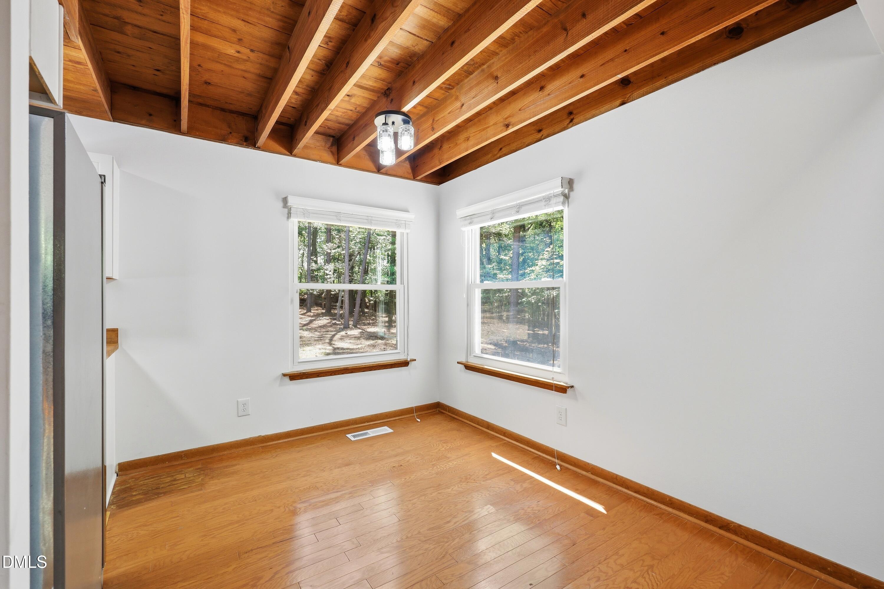 9506 Coachway Property Photo 17