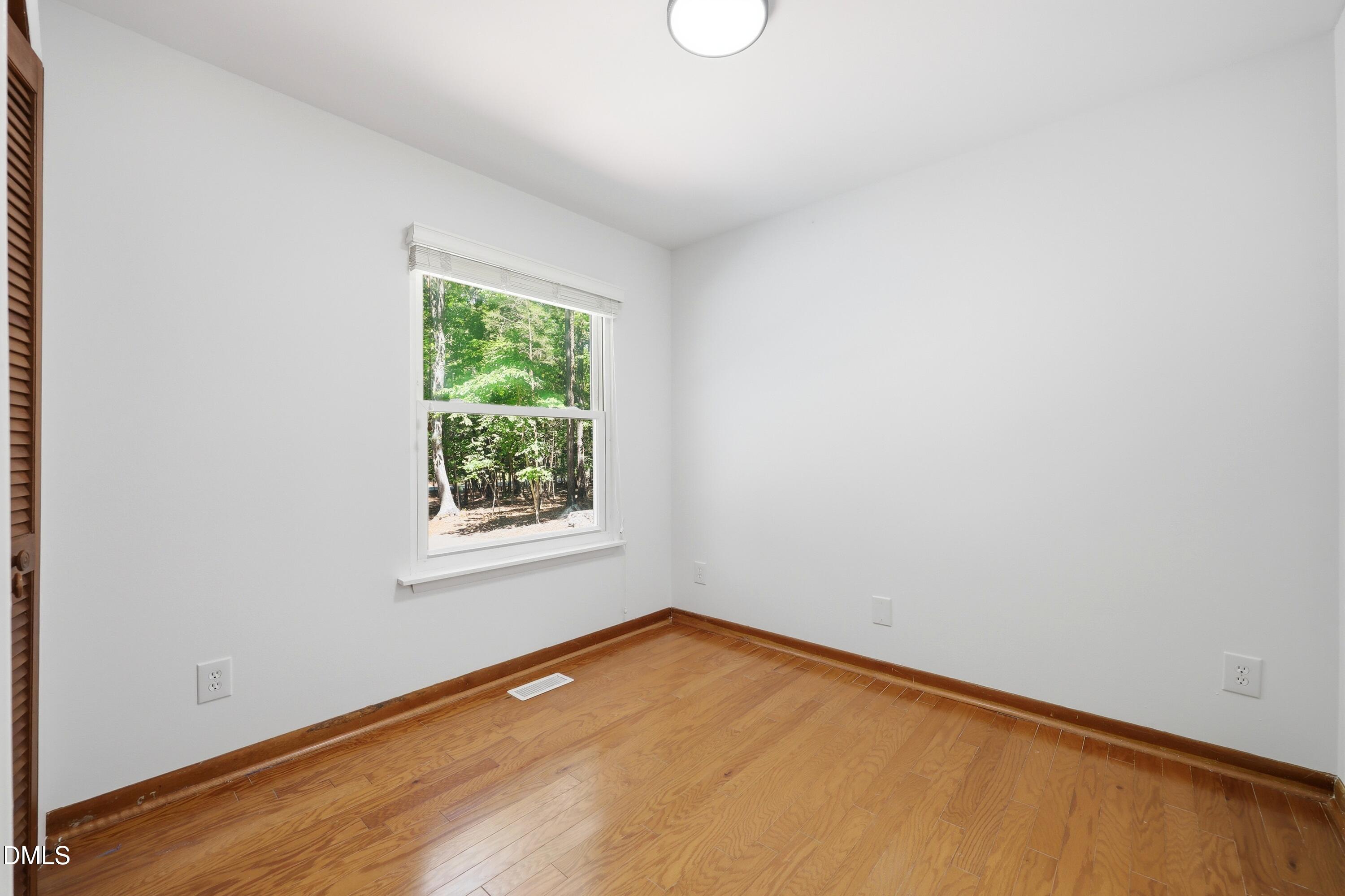 9506 Coachway Property Photo 24