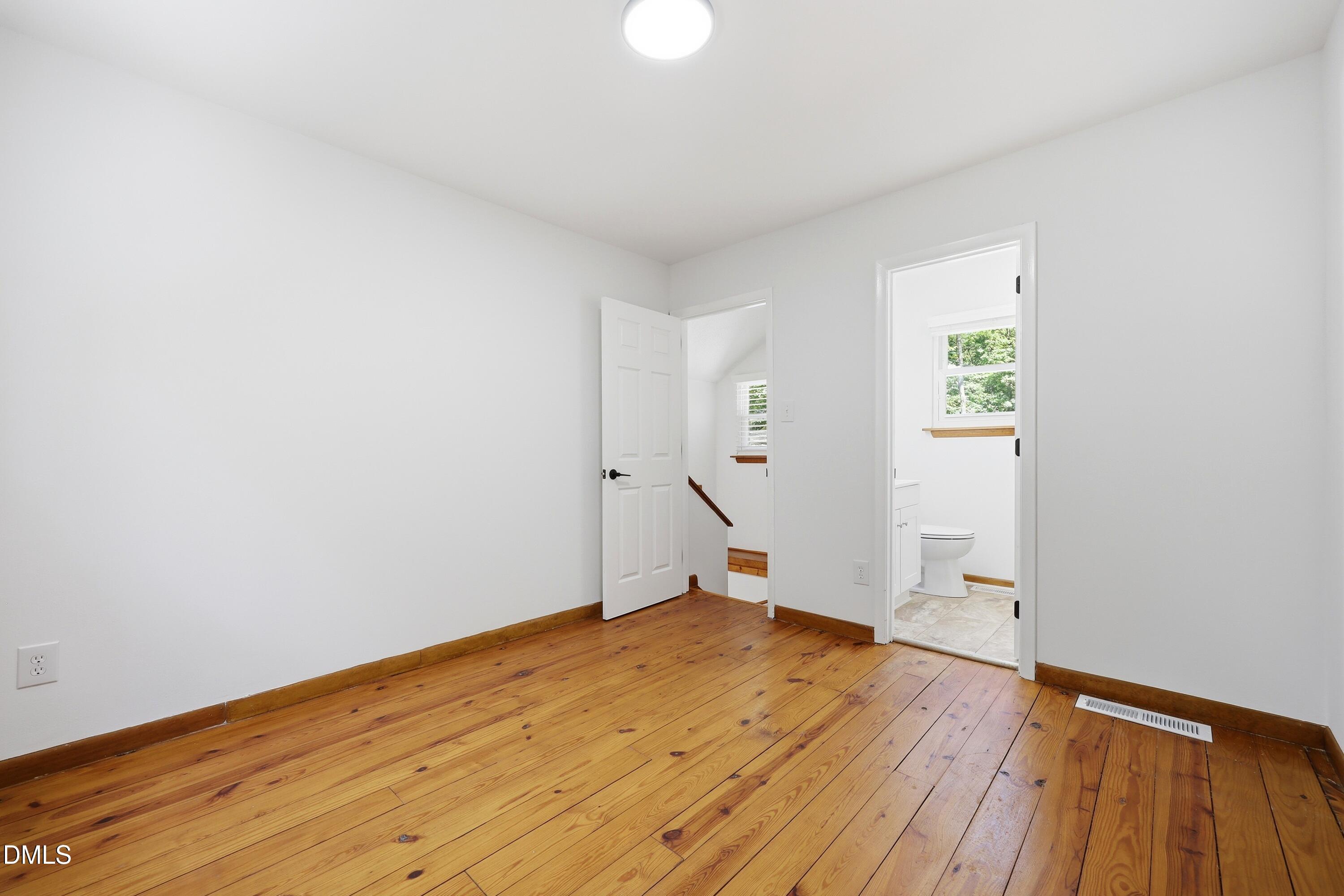 9506 Coachway Property Photo 31