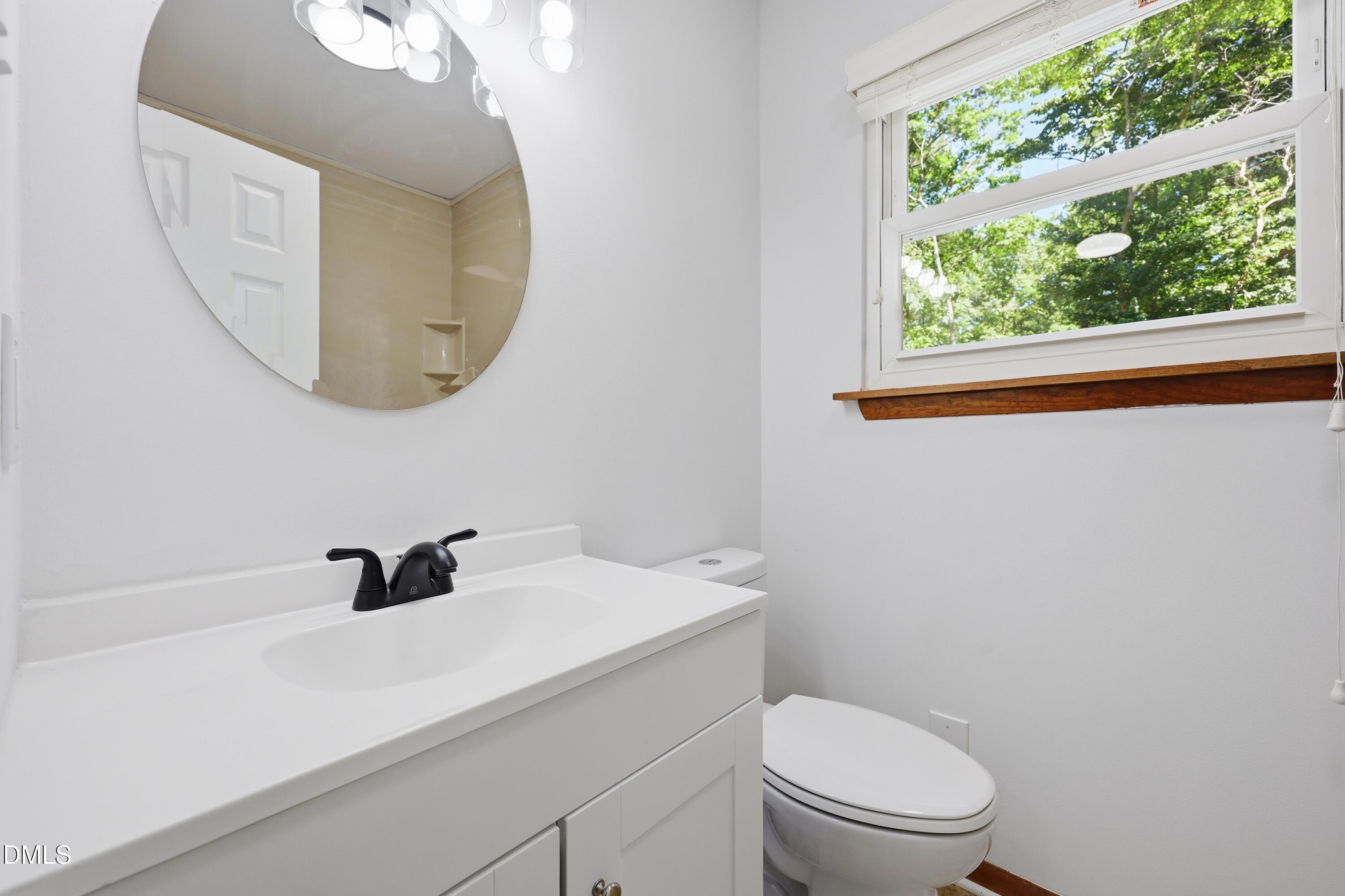 9506 Coachway Property Photo 32