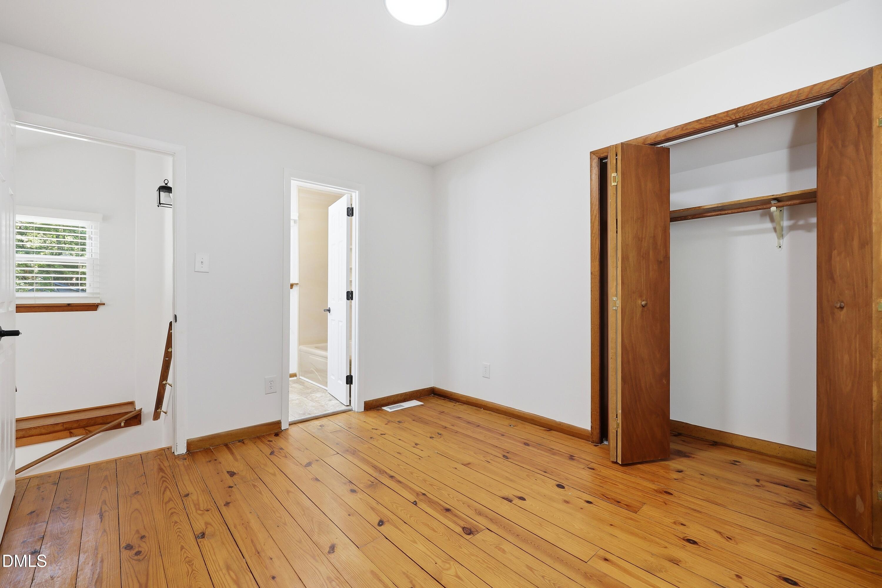 9506 Coachway Property Photo 34