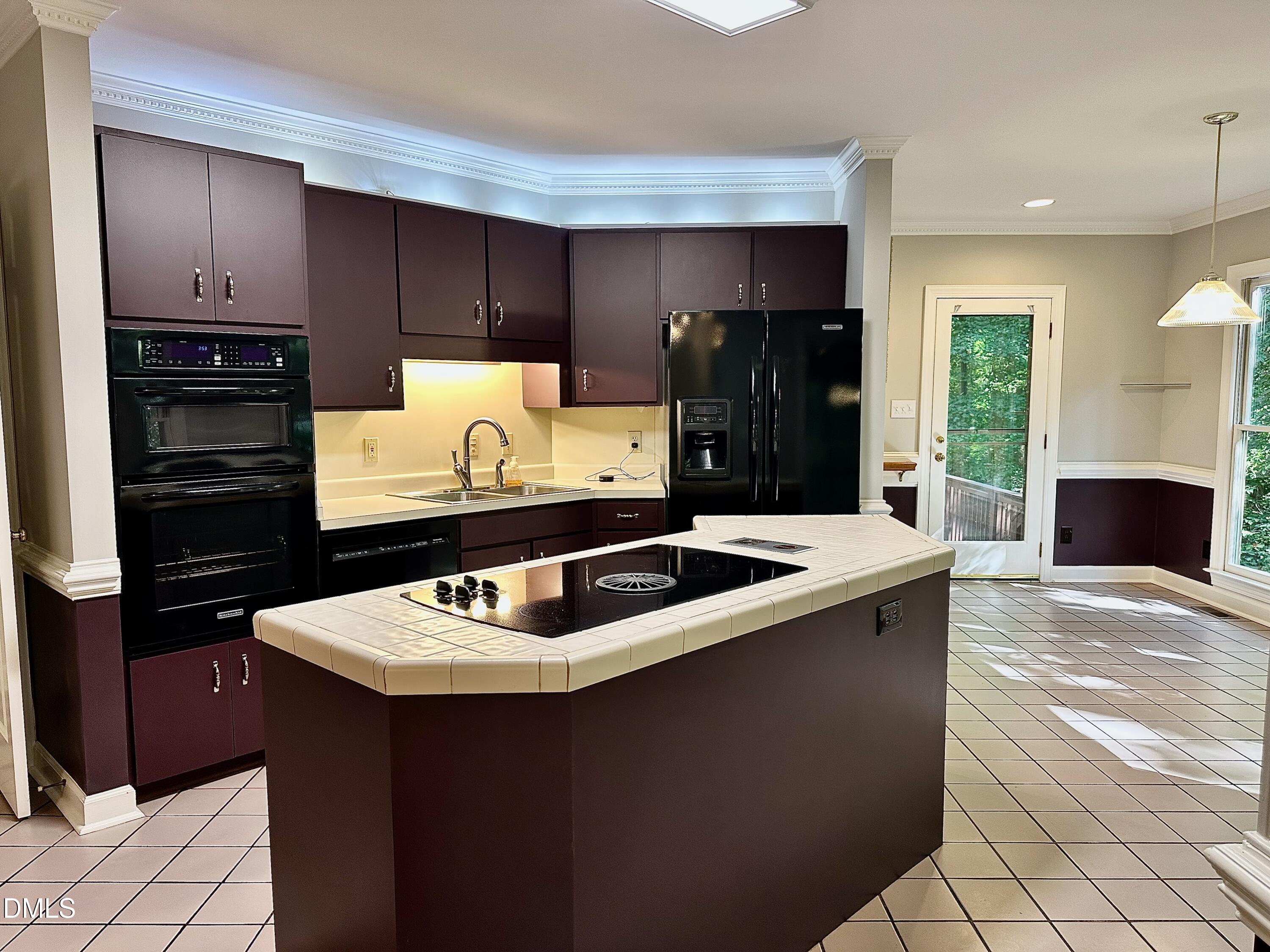 12416 Whartons Way Property Photo 7