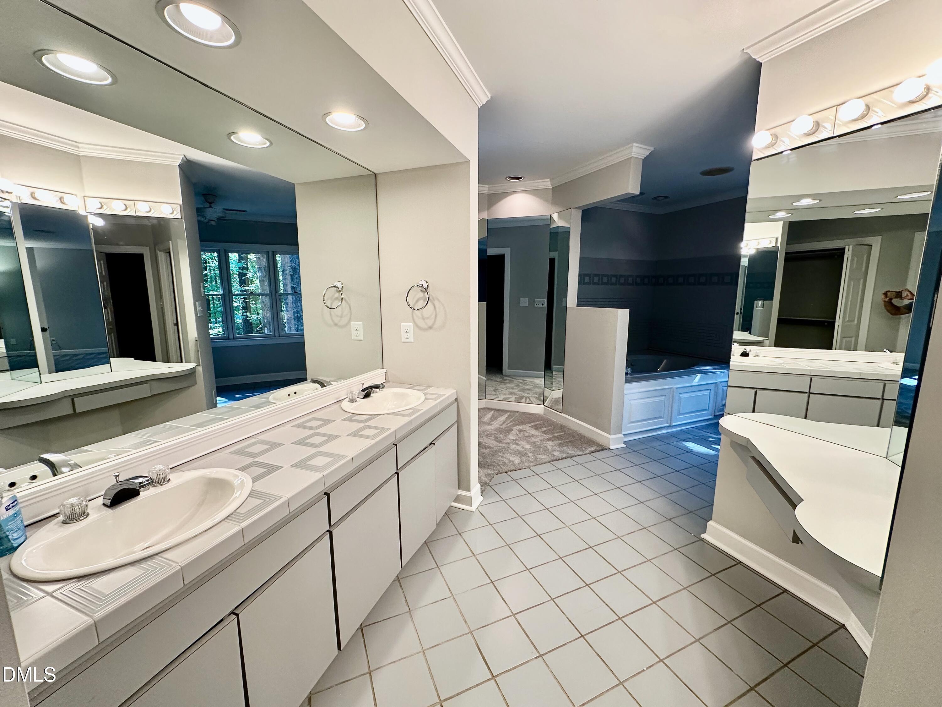 12416 Whartons Way Property Photo 11