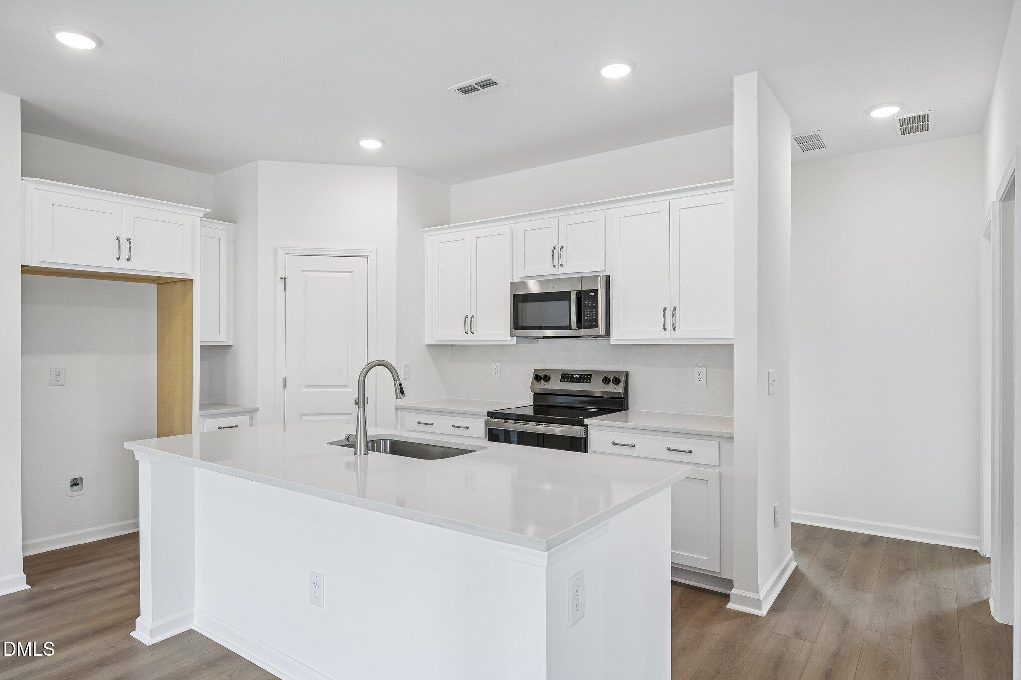 11637 Salers Loop 15 Property Photo 19