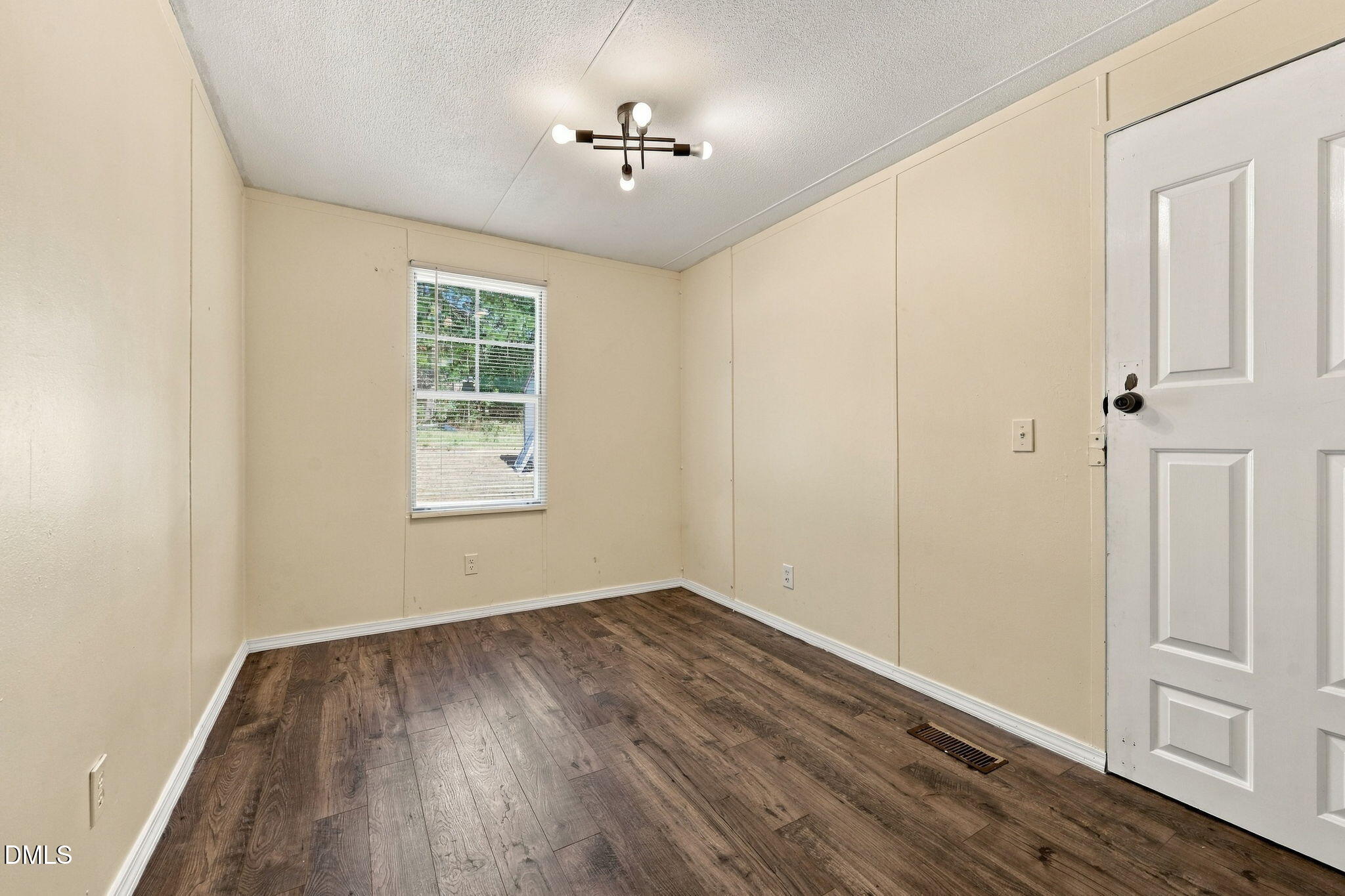 45 Shade Wood Property Photo 10