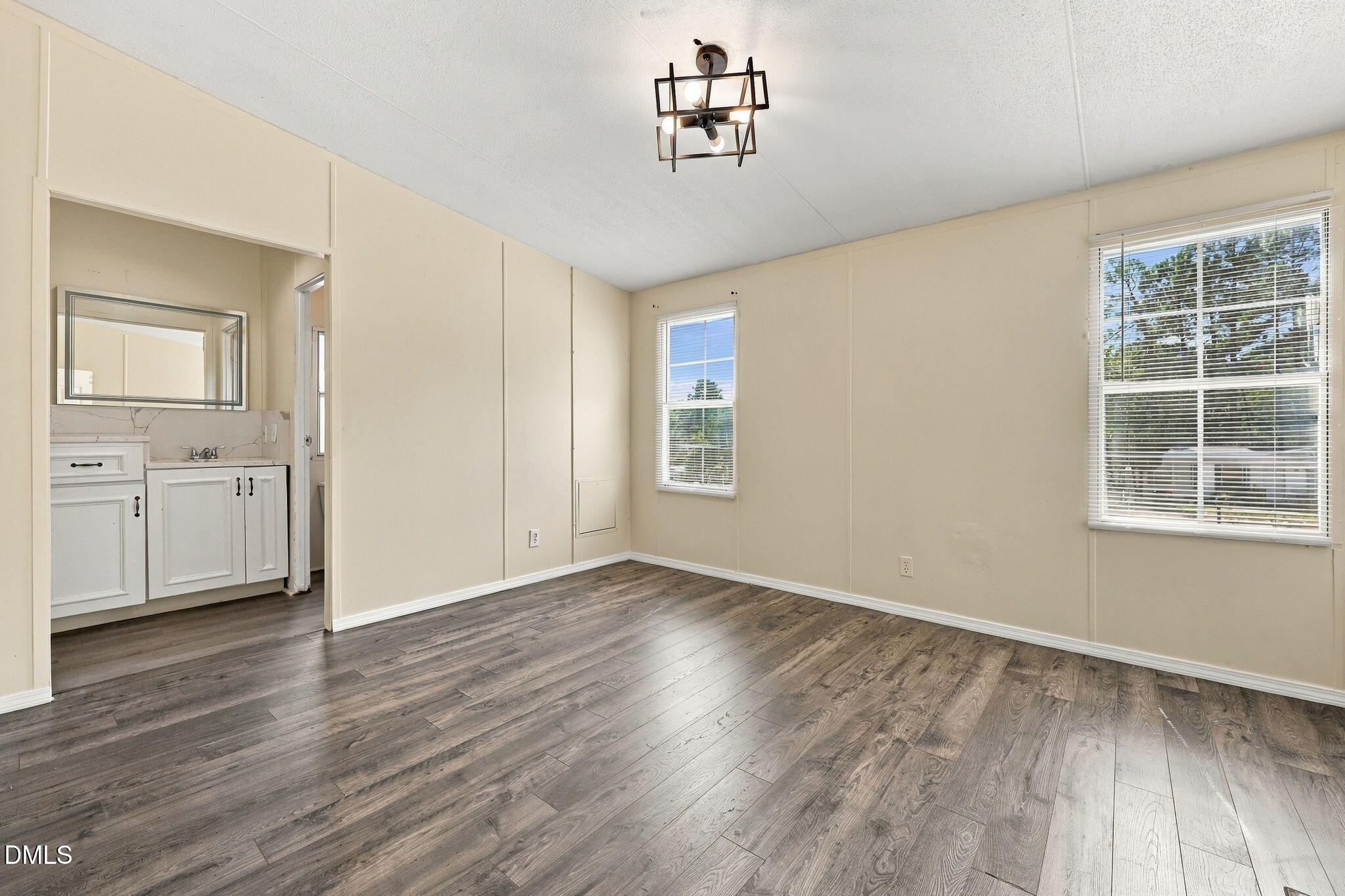 45 Shade Wood Property Photo 17