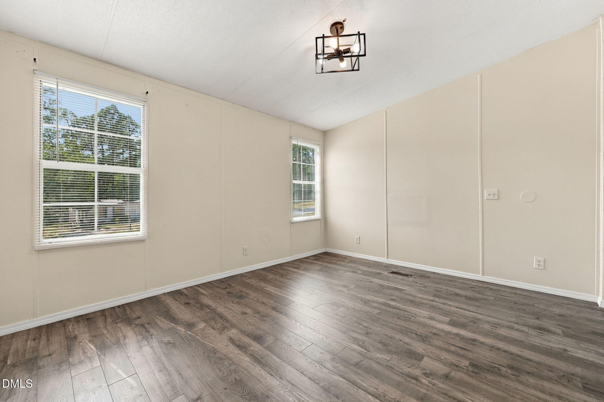 45 Shade Wood Property Photo 19