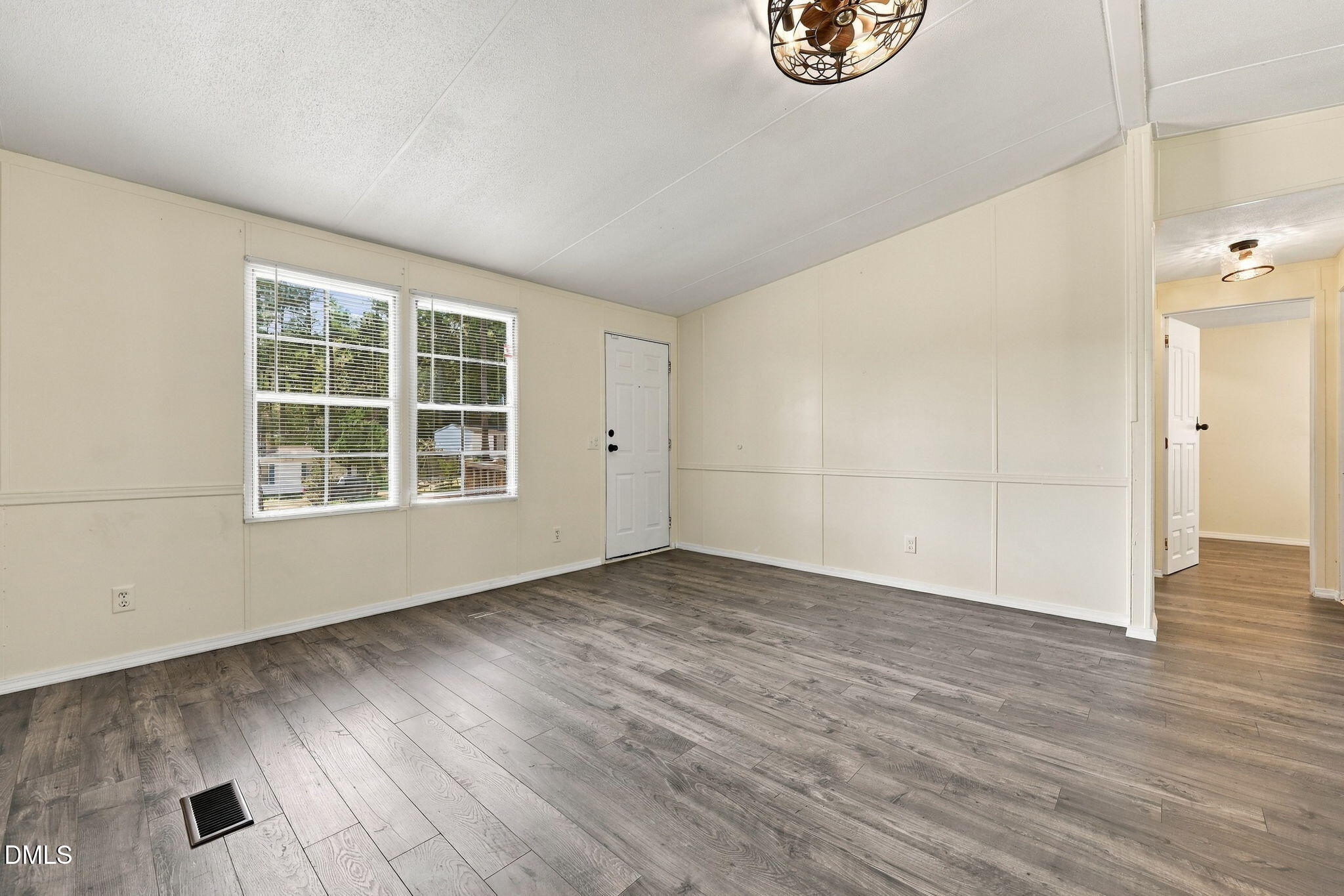 45 Shade Wood Property Photo 23