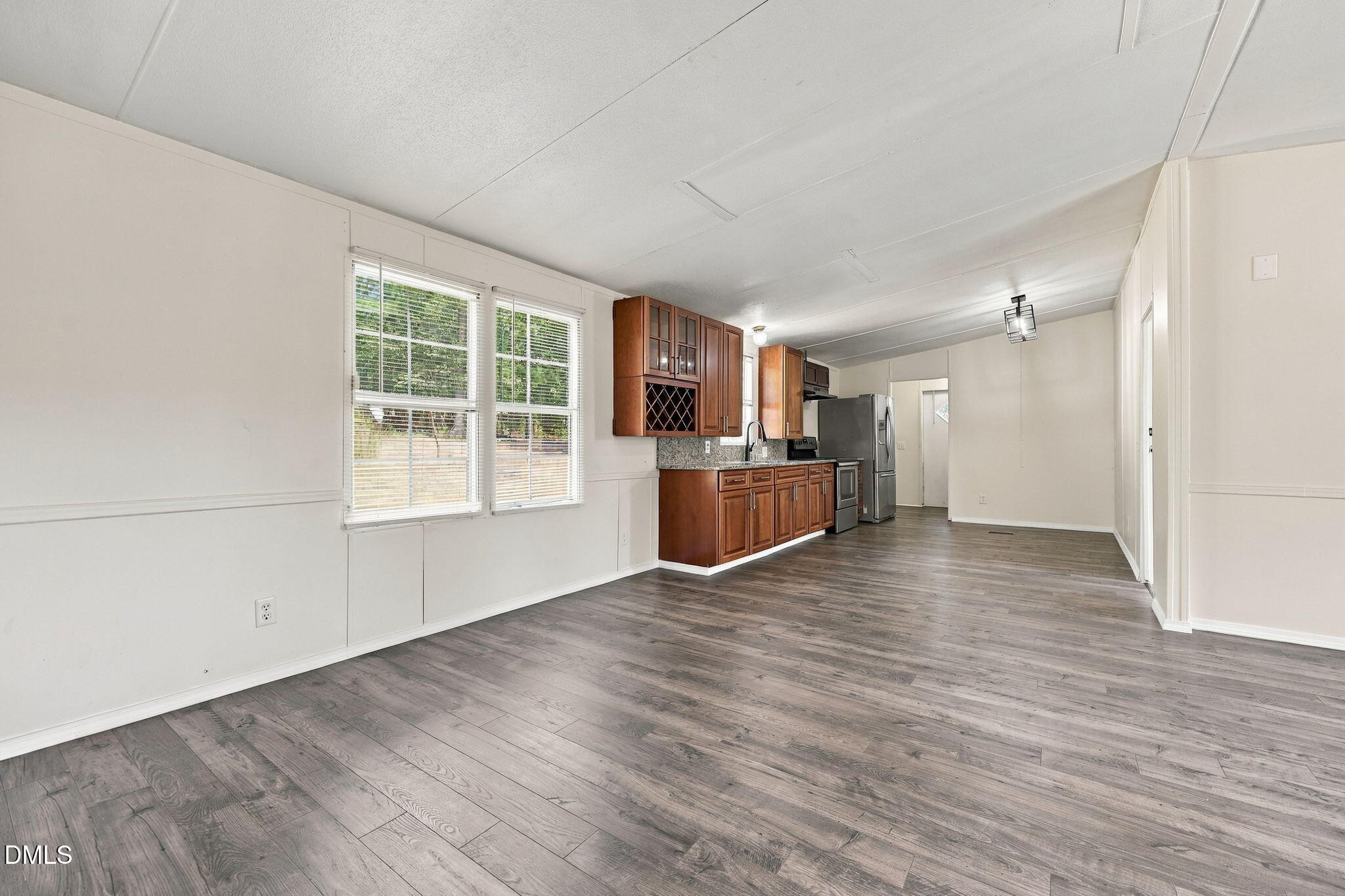 45 Shade Wood Property Photo 27