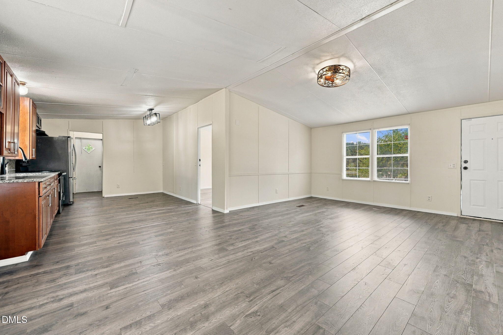 45 Shade Wood Property Photo 28