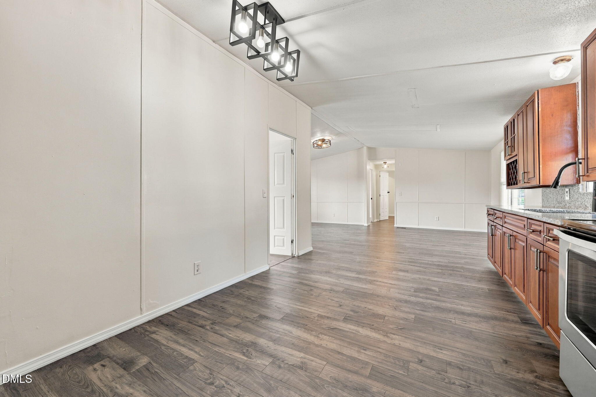 45 Shade Wood Property Photo 32