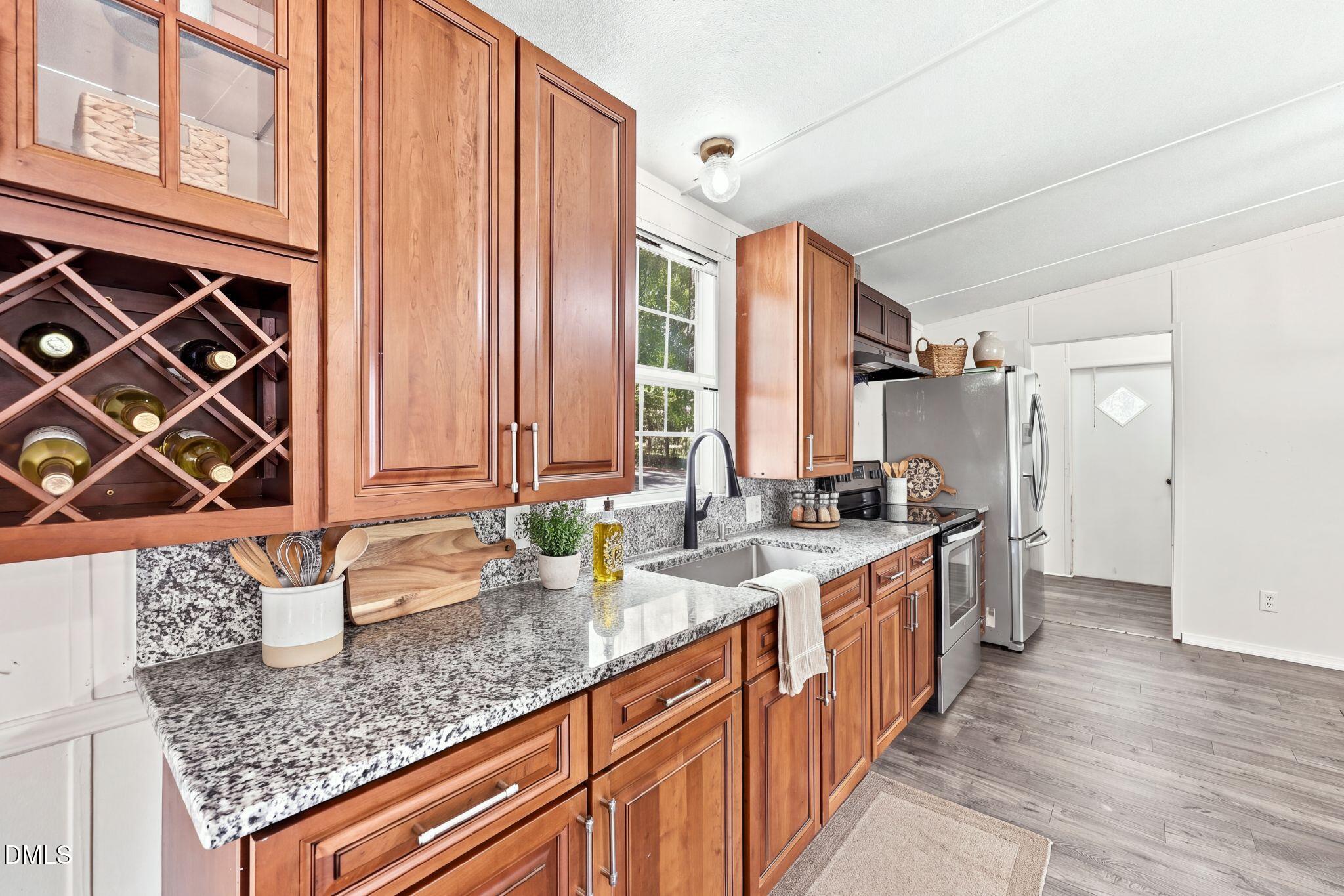45 Shade Wood Property Photo 36