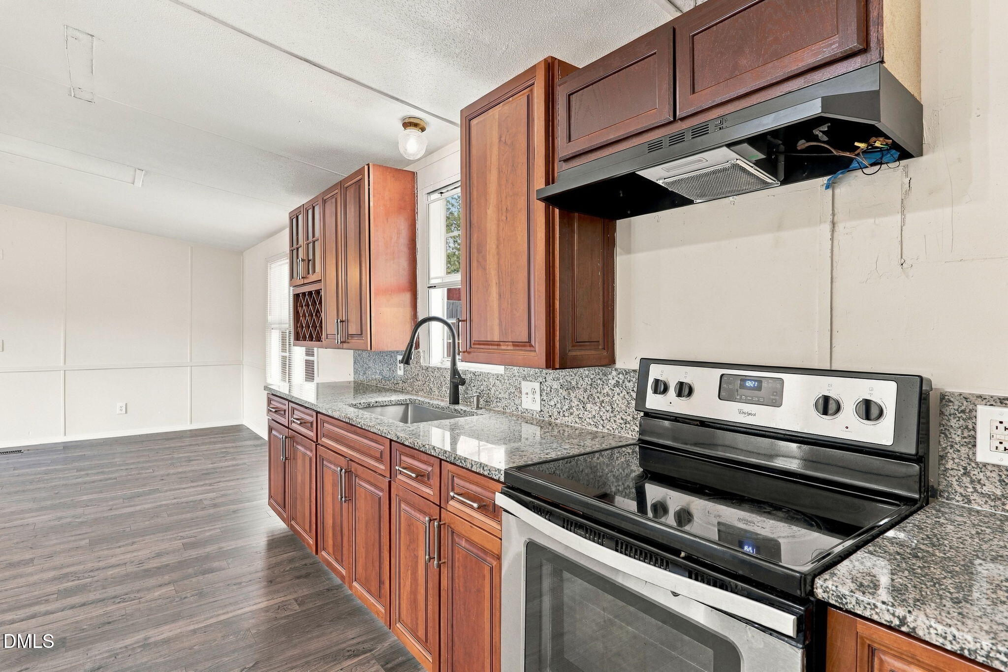 45 Shade Wood Property Photo 39