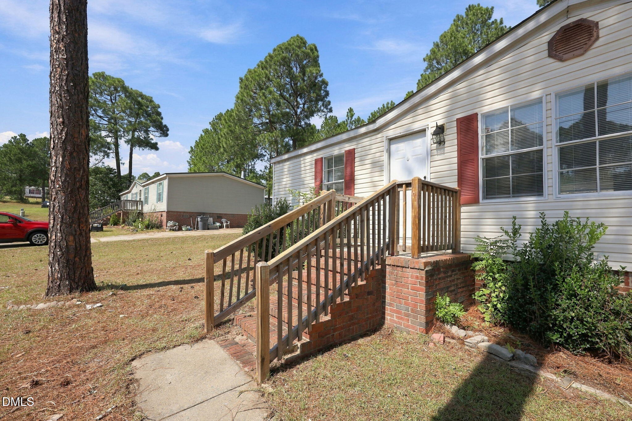 45 Shade Wood Property Photo 43