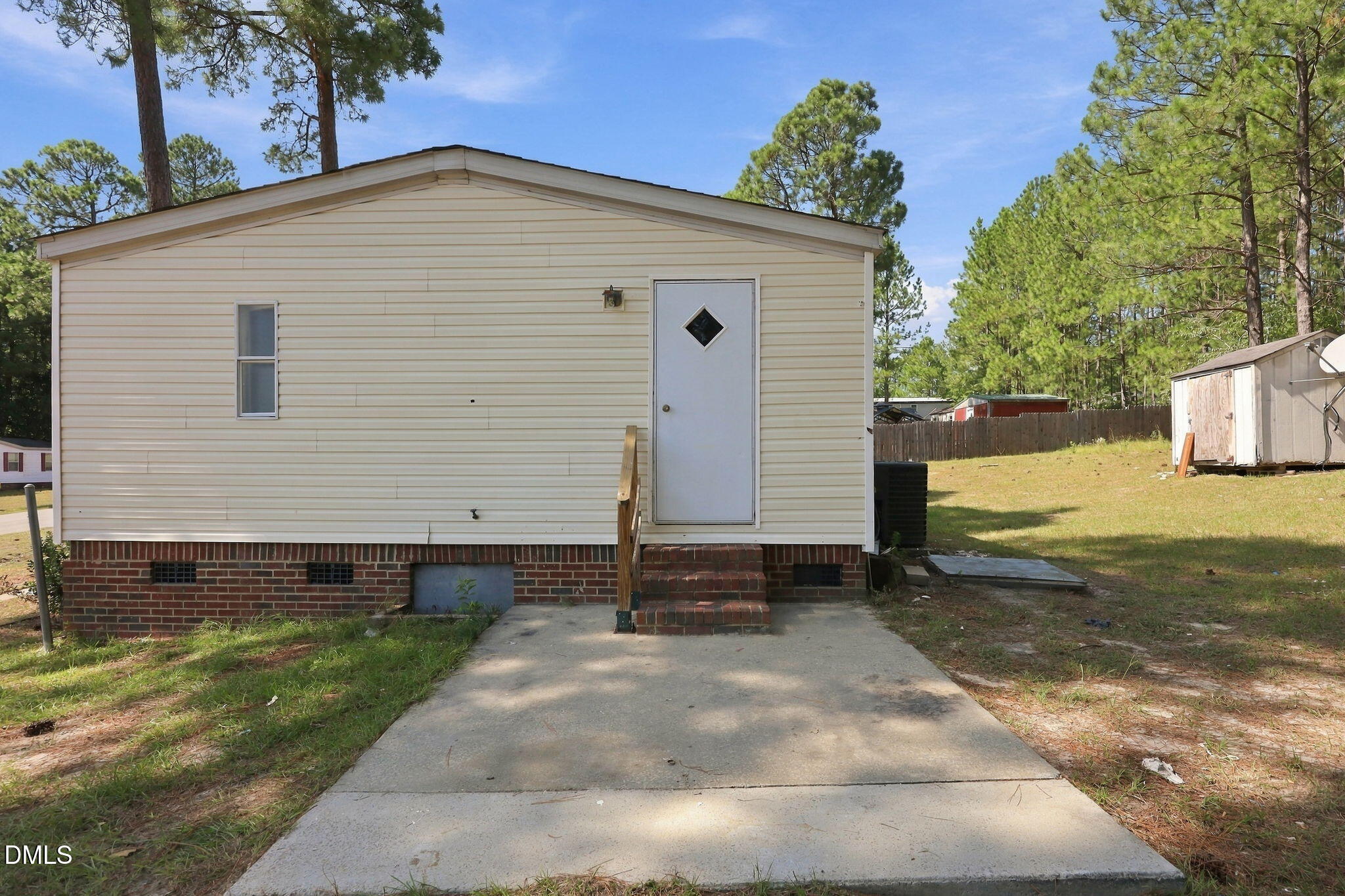 45 Shade Wood Property Photo 44
