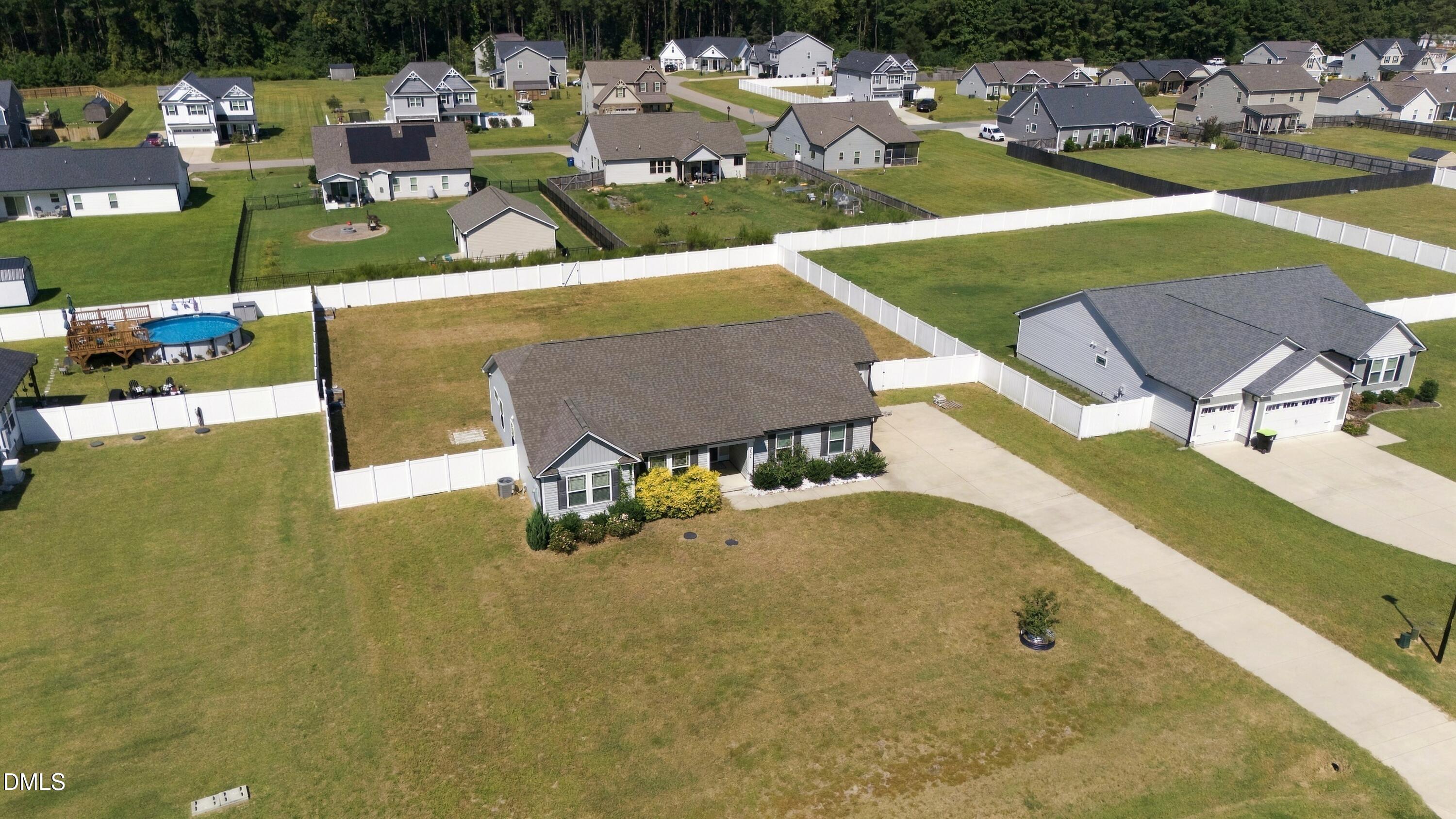 252 Earnest Way Property Photo 4
