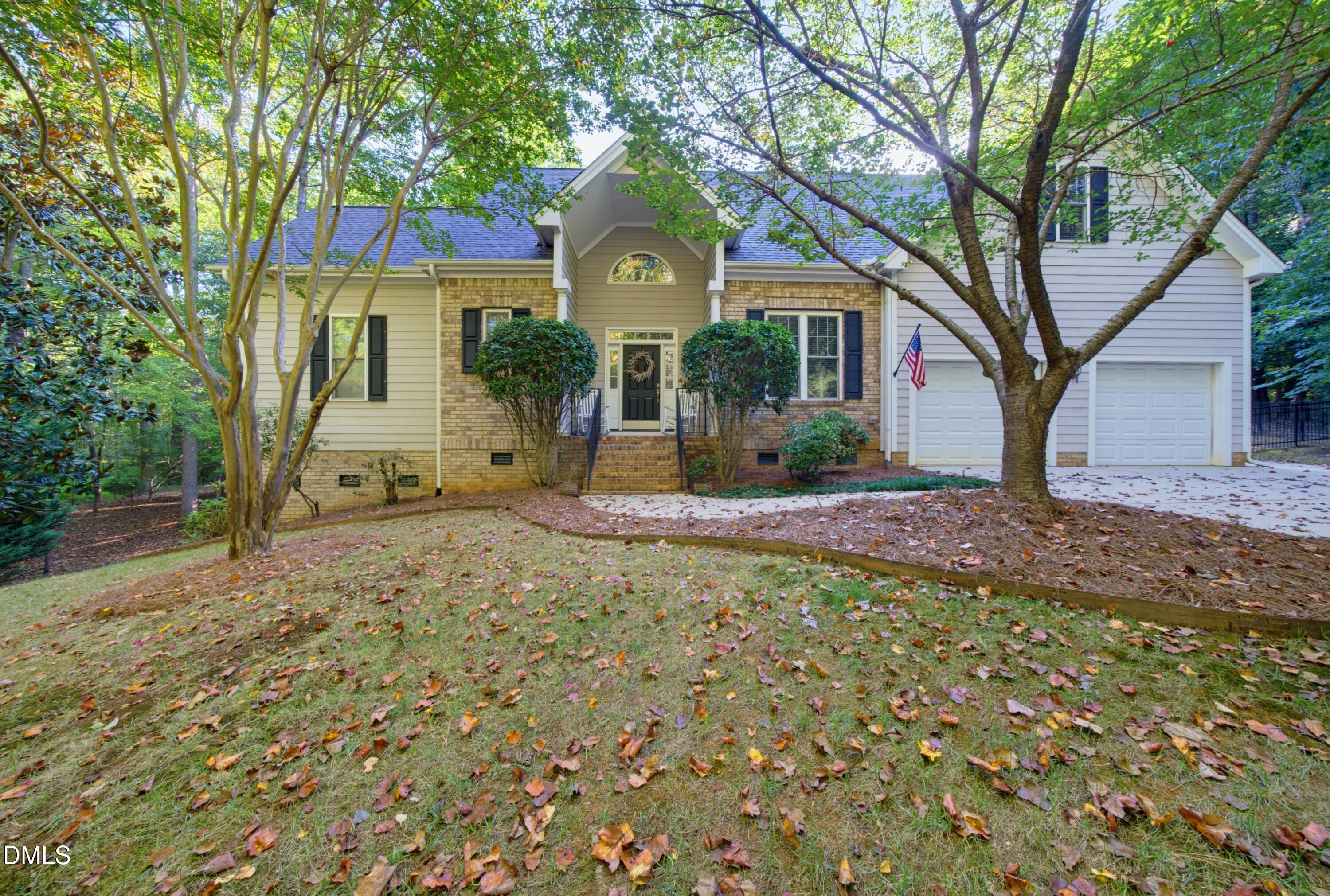 566 Timberknoll Lane Property Photo 1