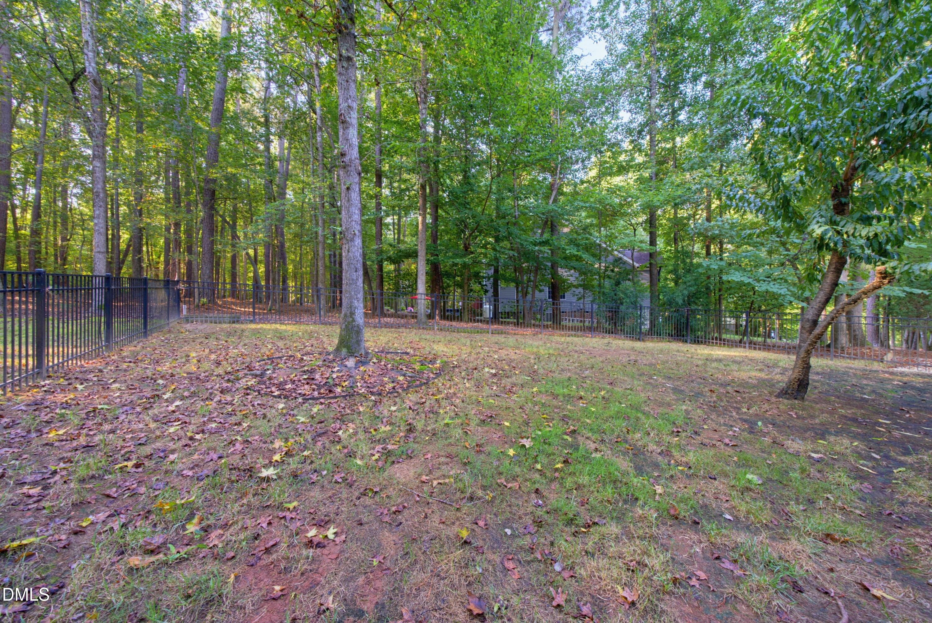 566 Timberknoll Lane Property Photo 3
